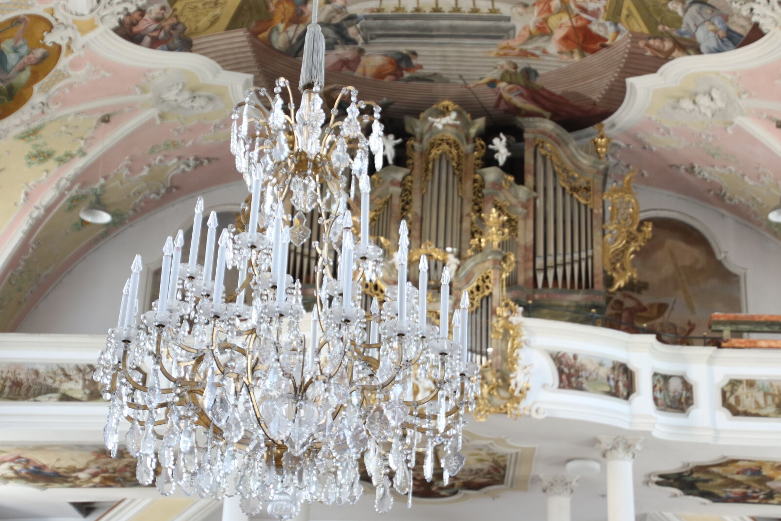 Canon EOS 7D Mark II sample photo. Balcony, candles, cathedral, chandeliers photography