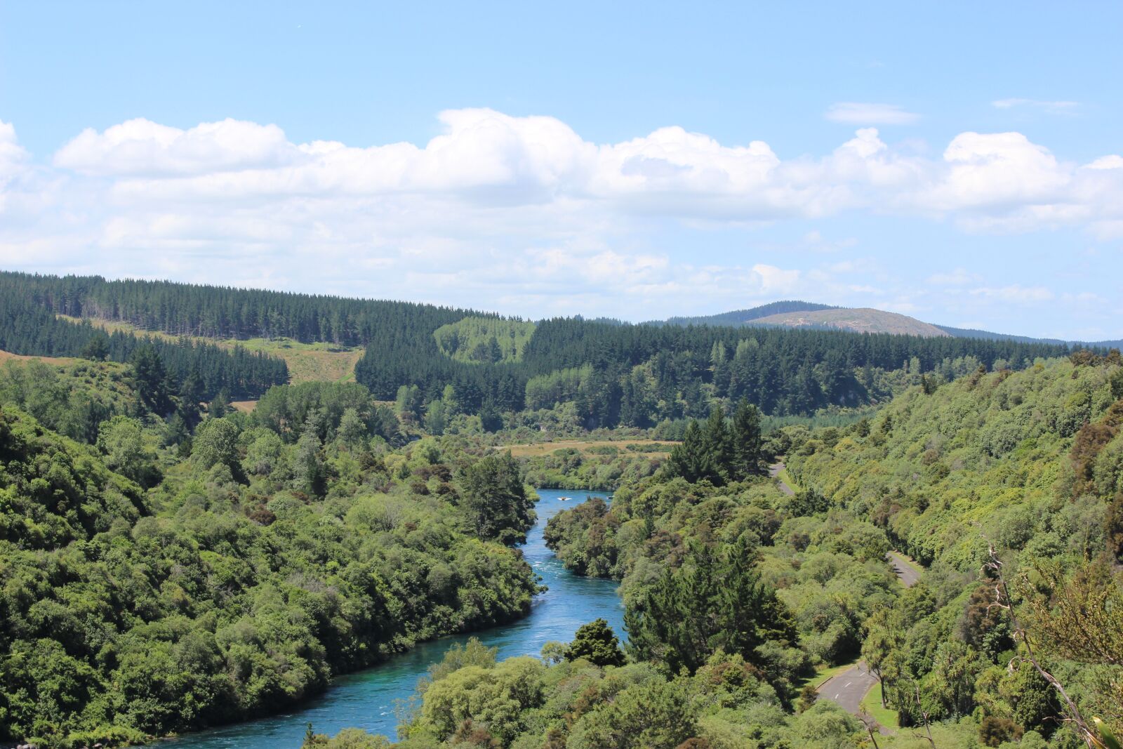 Canon EOS 600D (Rebel EOS T3i / EOS Kiss X5) sample photo. River, new zealand, green photography