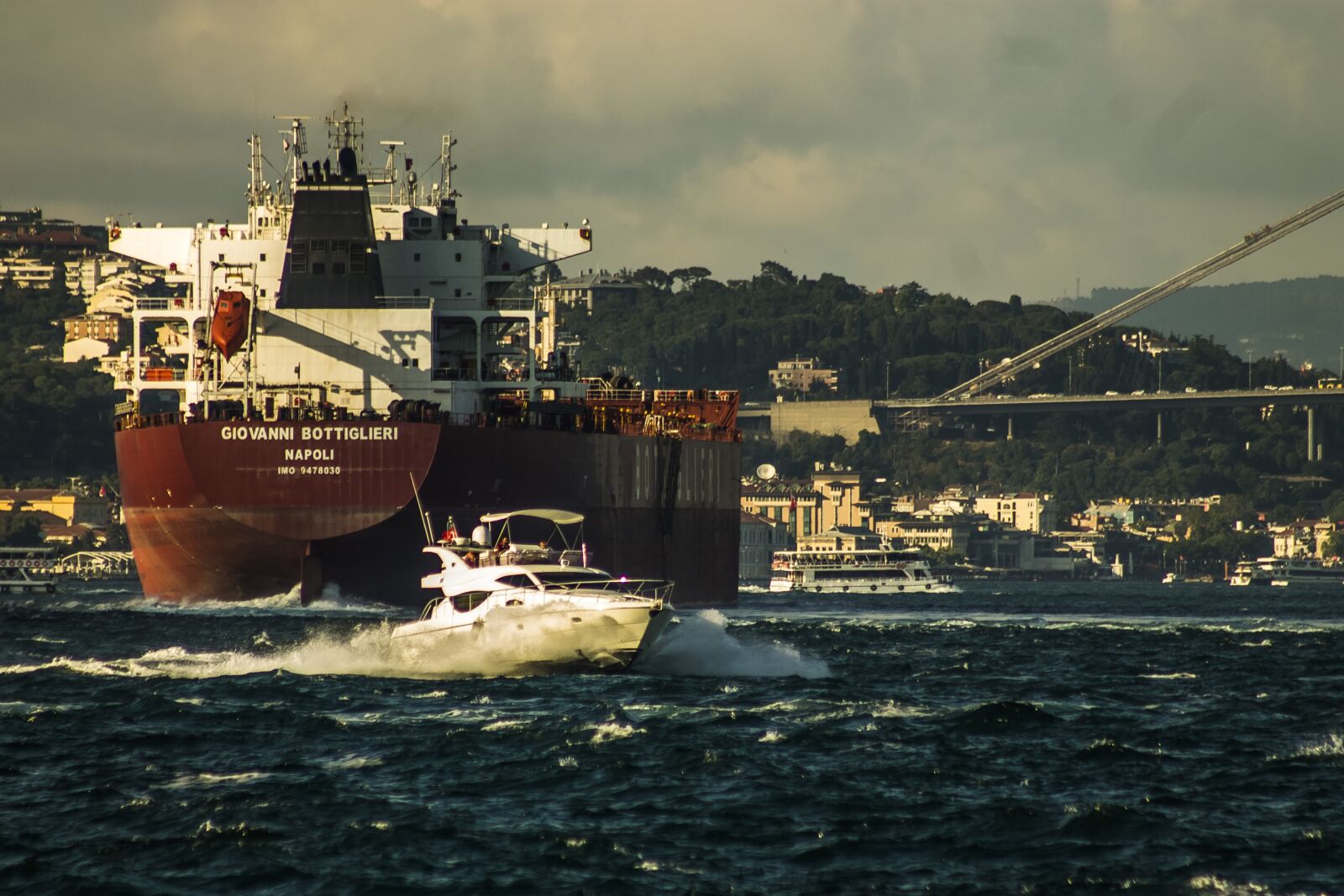 Canon EOS 1100D (EOS Rebel T3 / EOS Kiss X50) sample photo. Istanbul, bosphorus, ship photography