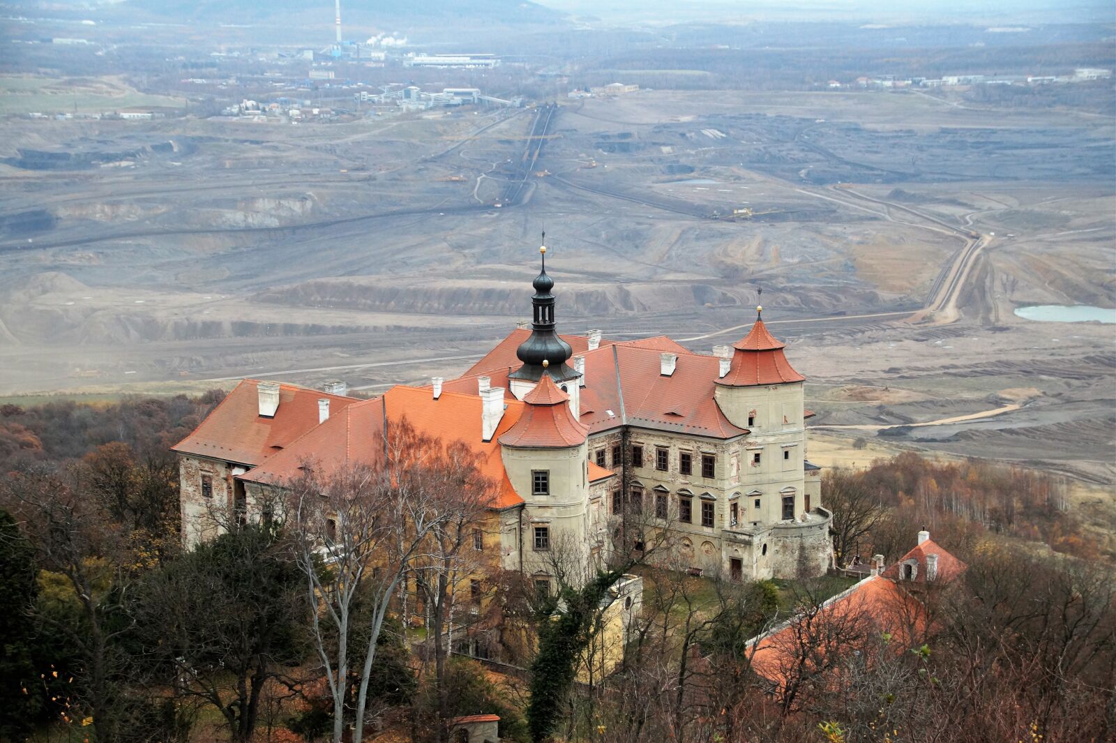 Sony SLT-A58 sample photo. Castle, jezeří, landscape photography