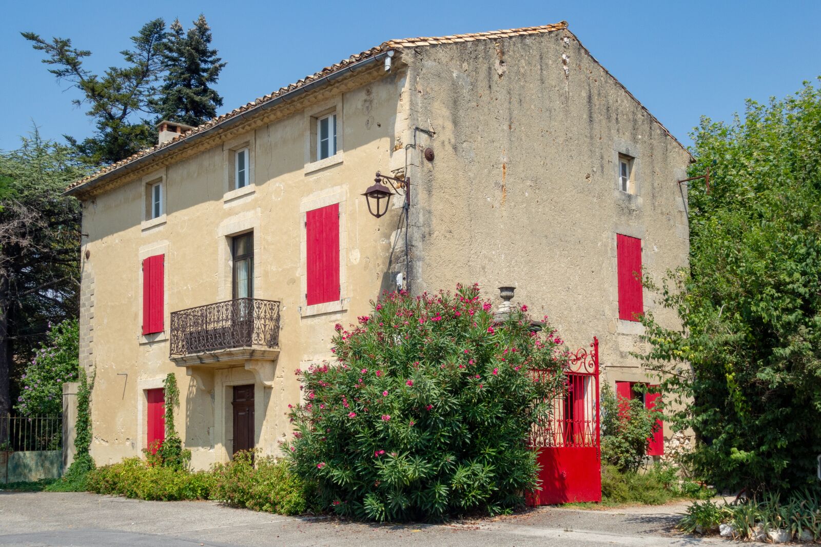 Sony Cyber-shot DSC-RX100 sample photo. South, france, house photography