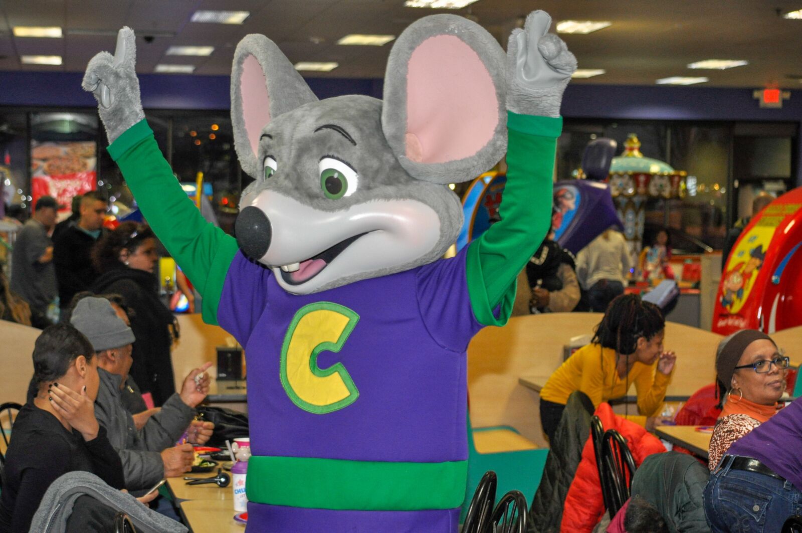 Nikon D90 sample photo. Chuck e cheese, mouse photography