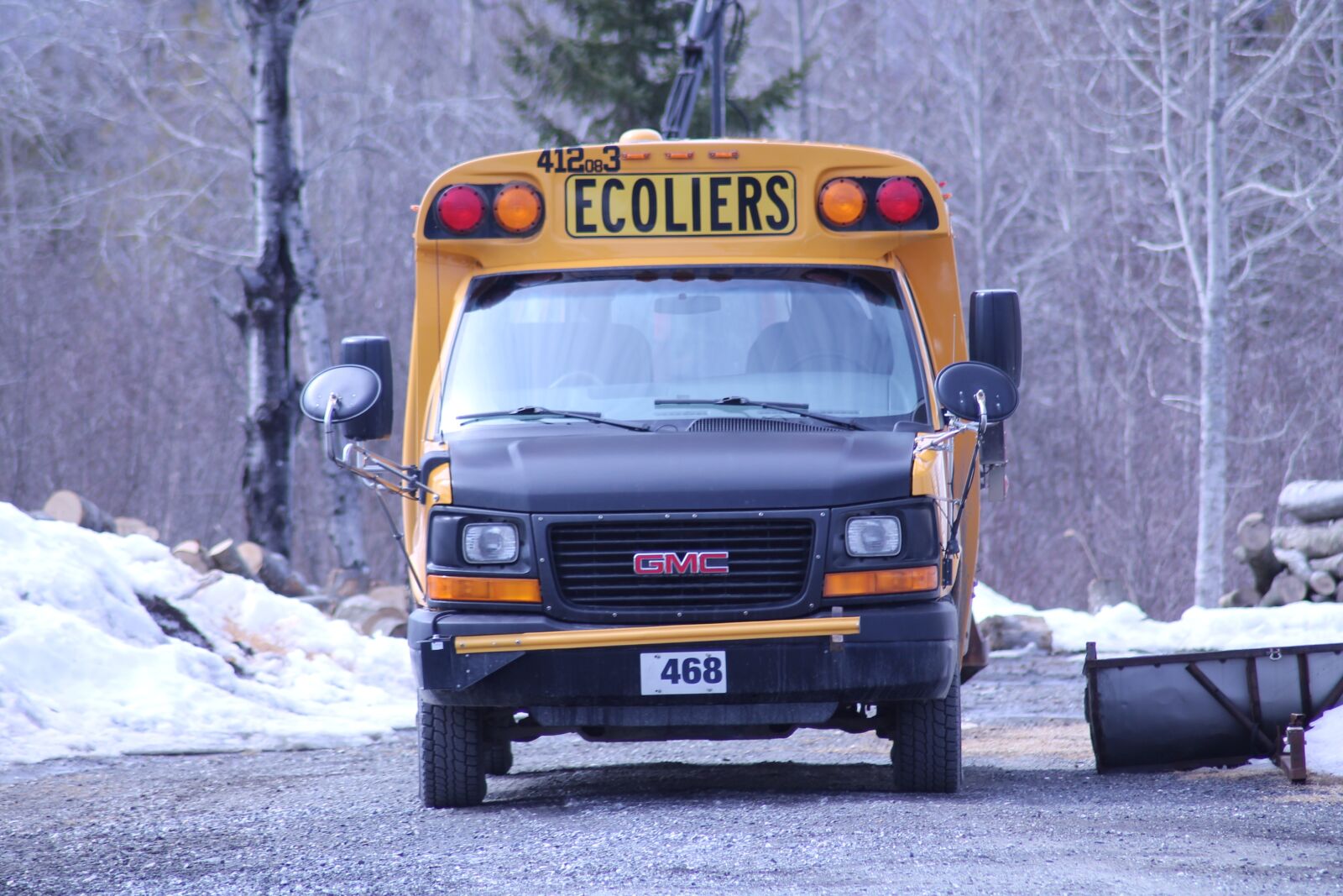 Canon EOS 1100D (EOS Rebel T3 / EOS Kiss X50) sample photo. School bus, qu bec photography