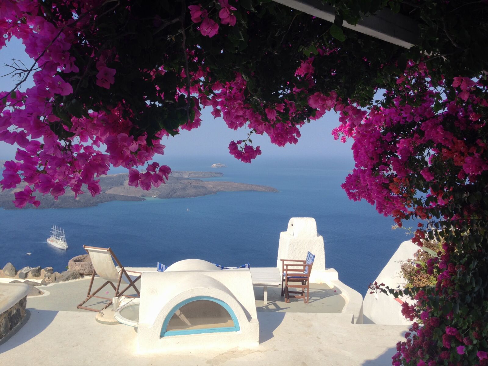 iPhone 5 back camera 4.12mm f/2.4 sample photo. Island, greece, santorini photography
