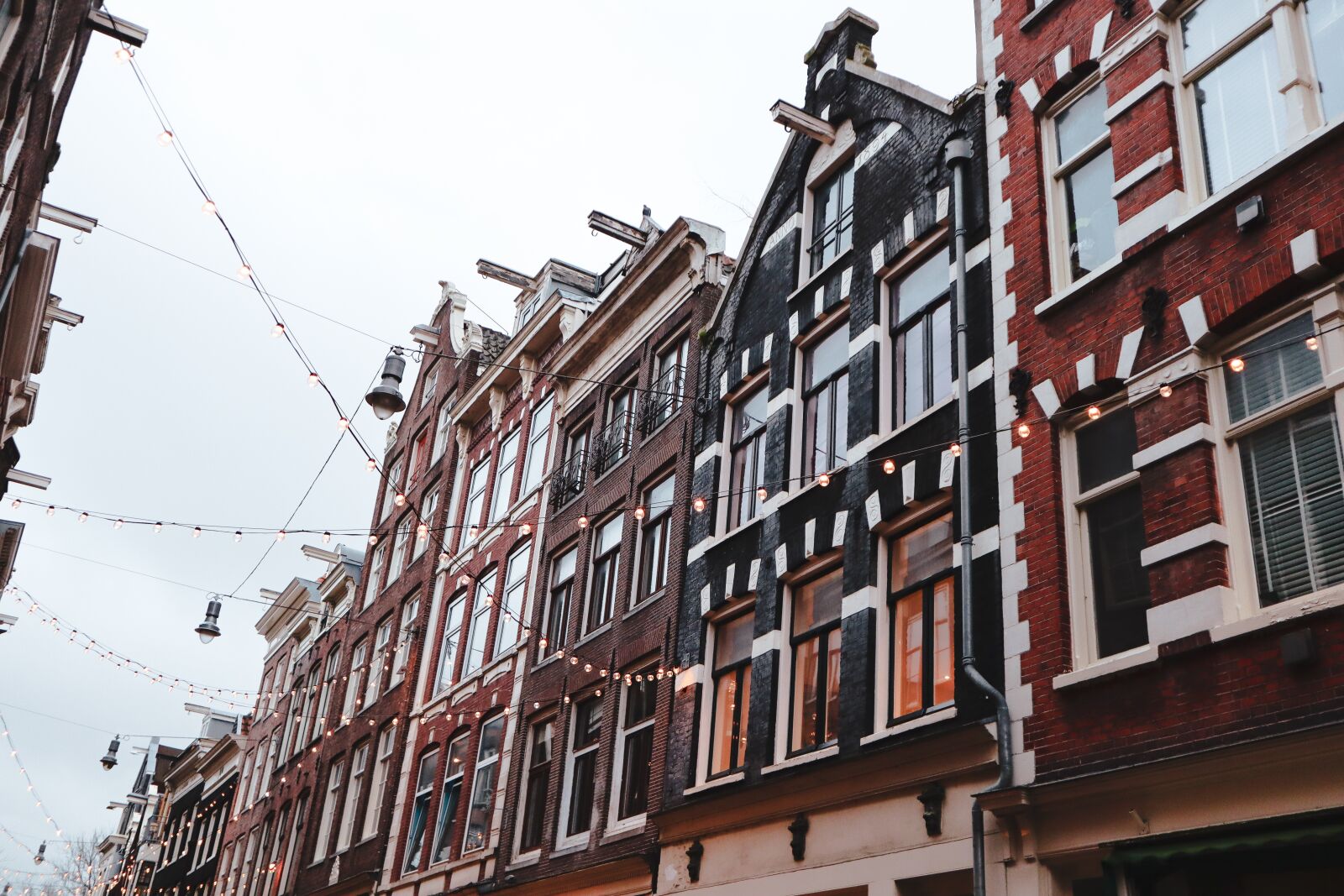 Canon EF-M 15-45mm F3.5-6.3 IS STM sample photo. Street, amsterdam, lights photography