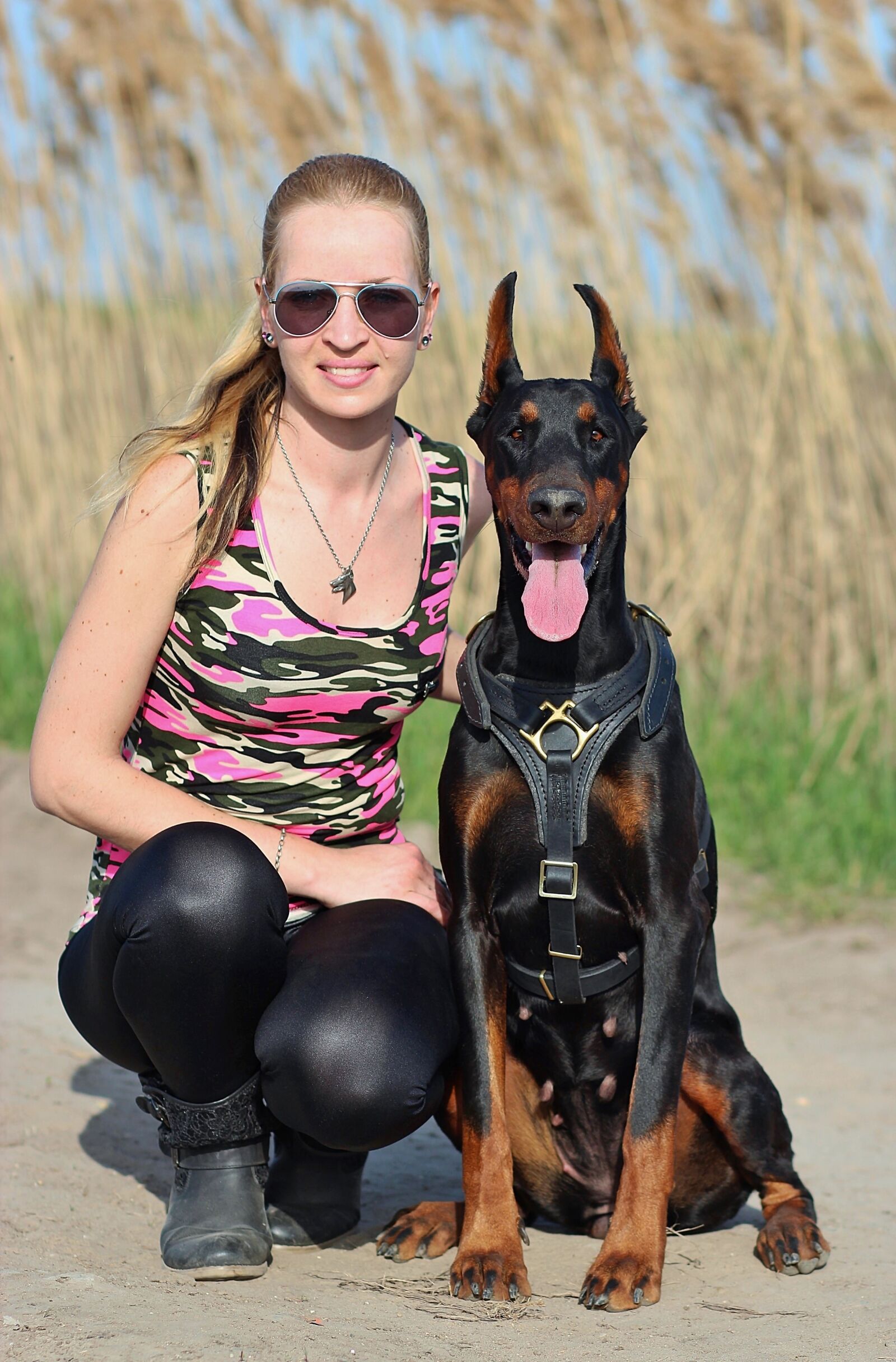 Canon EOS 600D (Rebel EOS T3i / EOS Kiss X5) sample photo. Doberman, dog, blonde woman photography