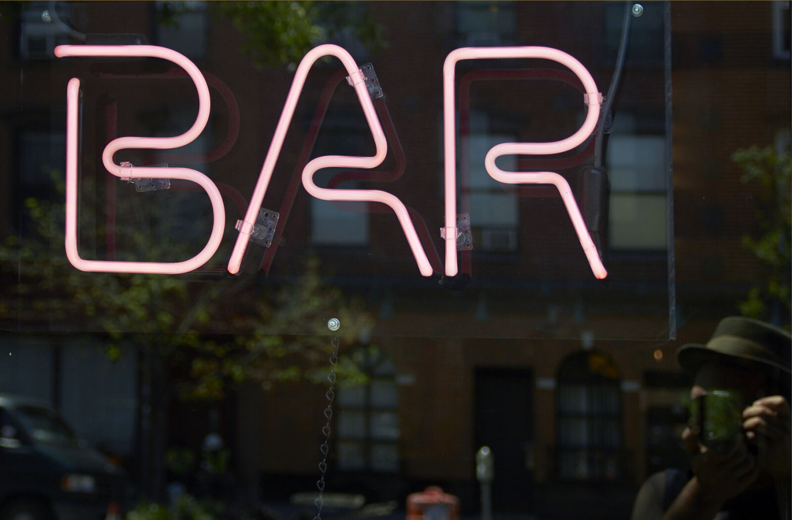 Canon EOS 600D (Rebel EOS T3i / EOS Kiss X5) sample photo. Bar, city, light, neon photography