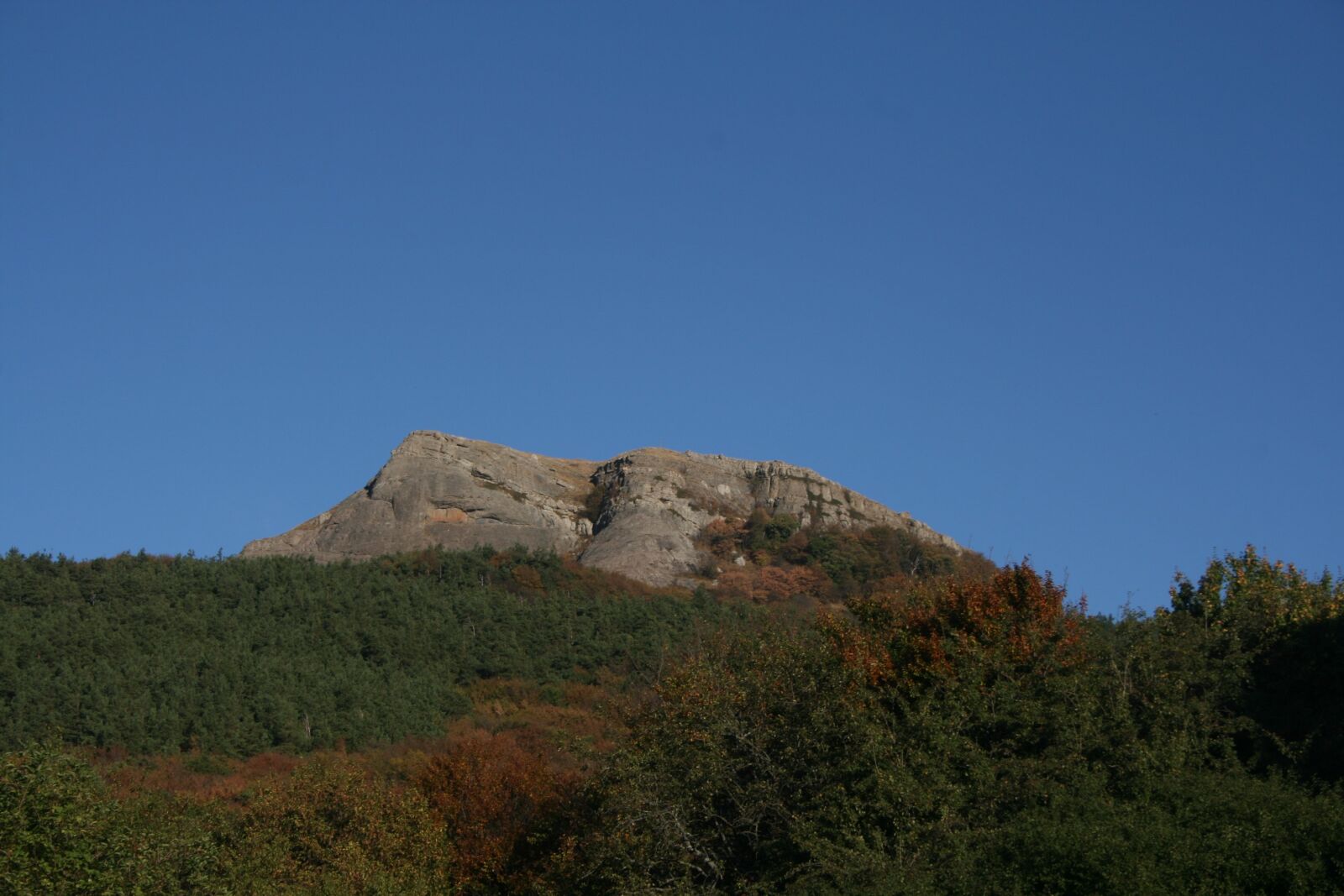 Canon EOS 400D (EOS Digital Rebel XTi / EOS Kiss Digital X) sample photo. Crimea, mountains, landscape photography