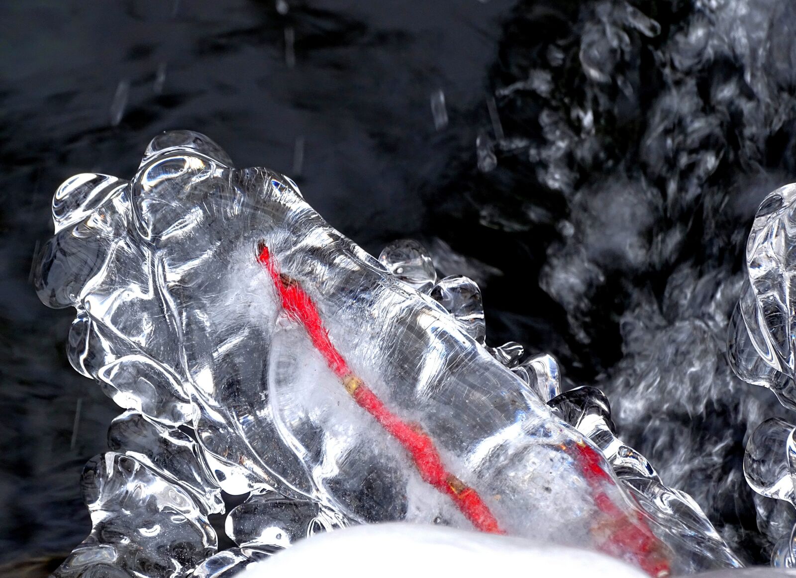 Sony DSC-HX400 sample photo. Icicle, creek, small river photography