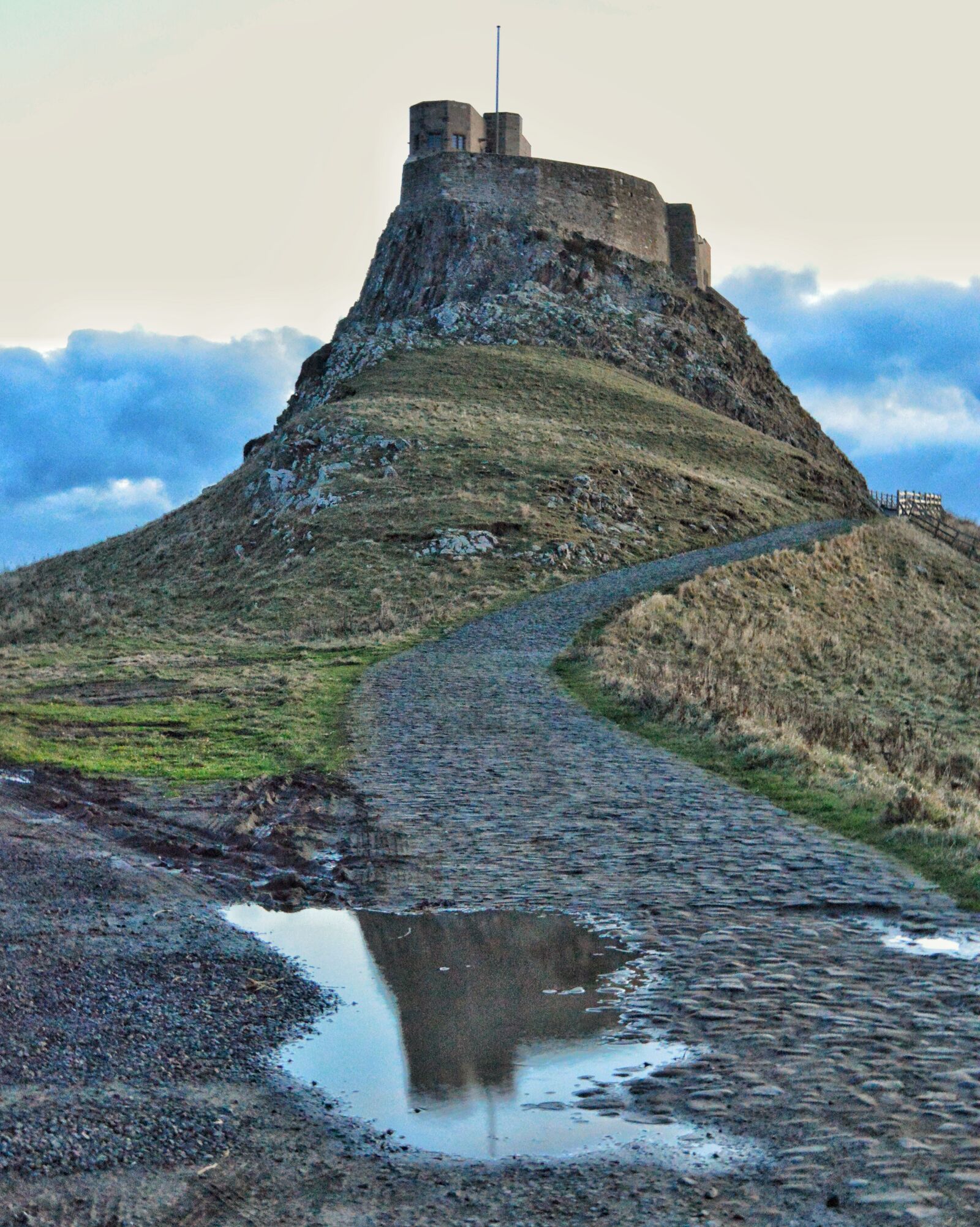 Nikon D3200 sample photo. Lindisfarne, castle, christianity photography