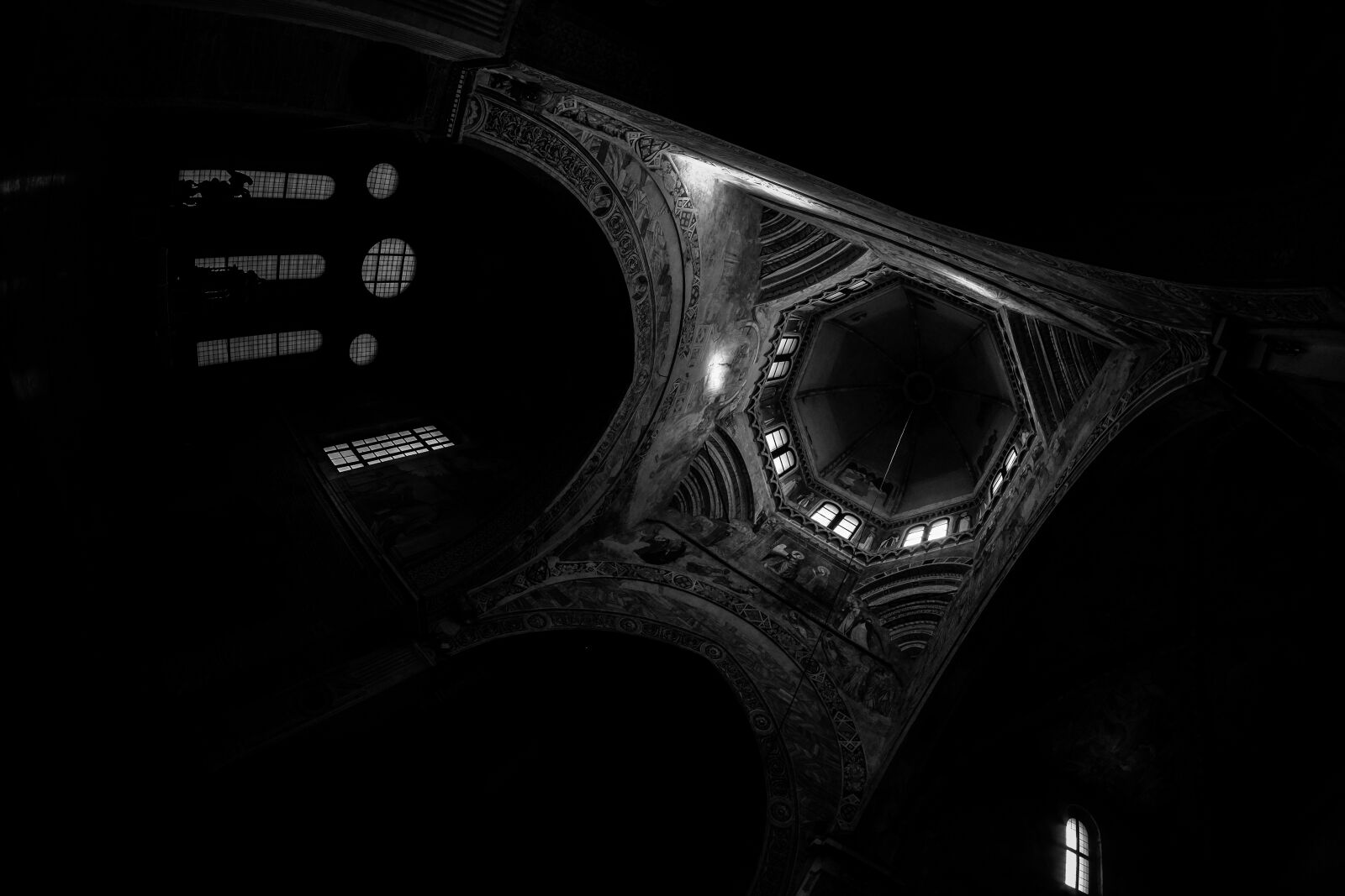Fujifilm X-E2 sample photo. Architecture, black, and, white photography