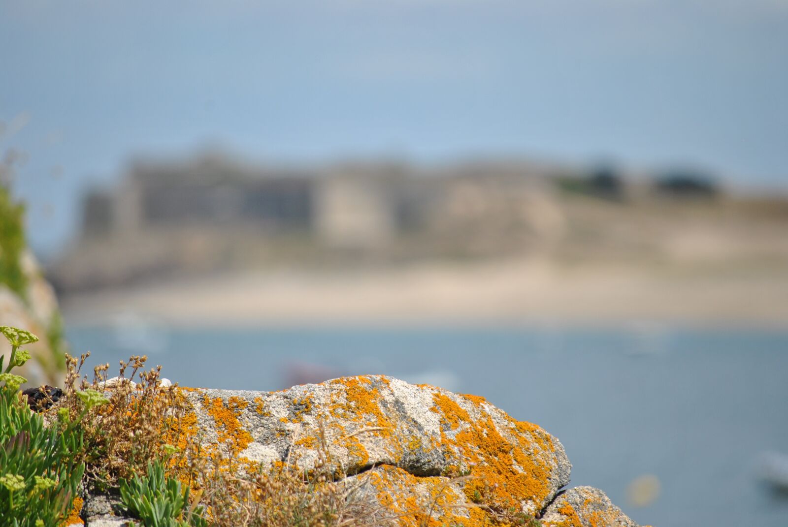 Nikon D3000 sample photo. Brittany, sea, rock photography