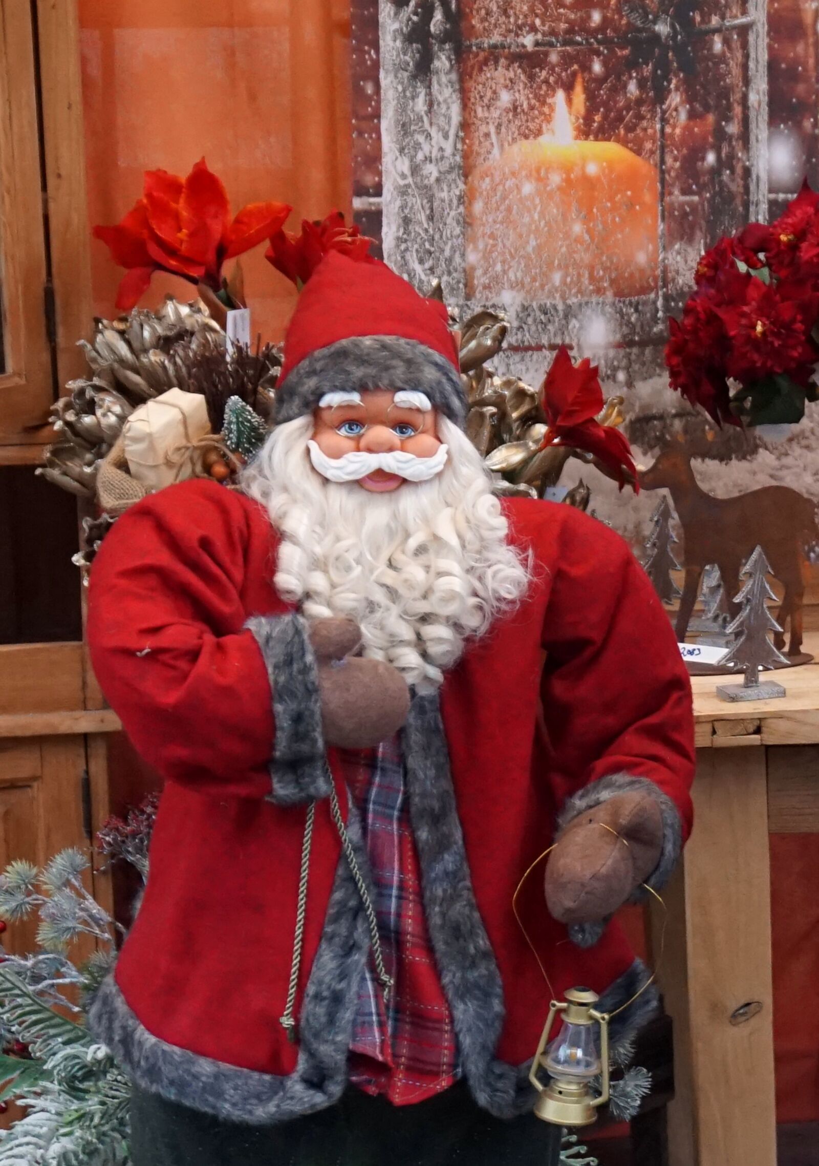 Sony E 16-50mm F3.5-5.6 PZ OSS sample photo. Santa claus, decoration, christmas photography