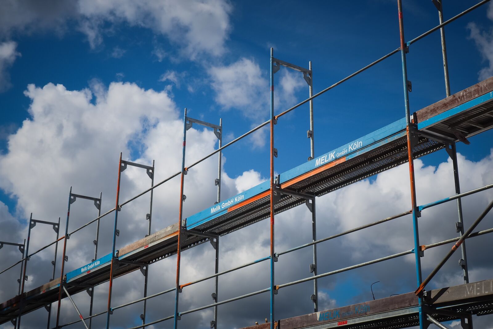 Olympus OM-D E-M10 sample photo. Scaffold, construction, build photography