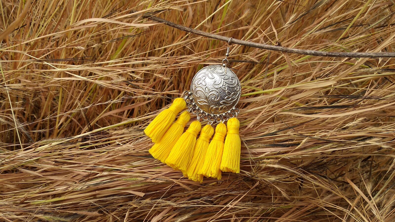 Xiaomi Mi A1 sample photo. Tassels, tassel earring, jewellery photography