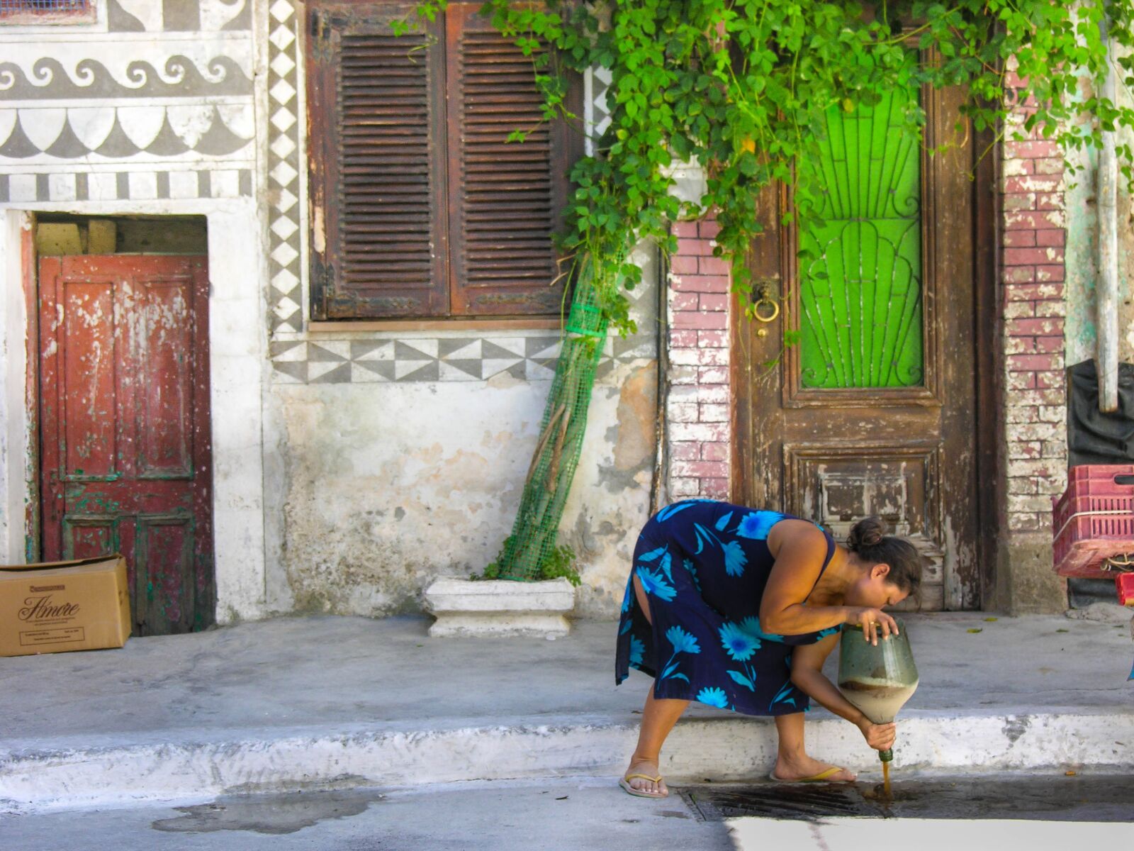 Nikon E8800 sample photo. Chios, streetlife, woman photography