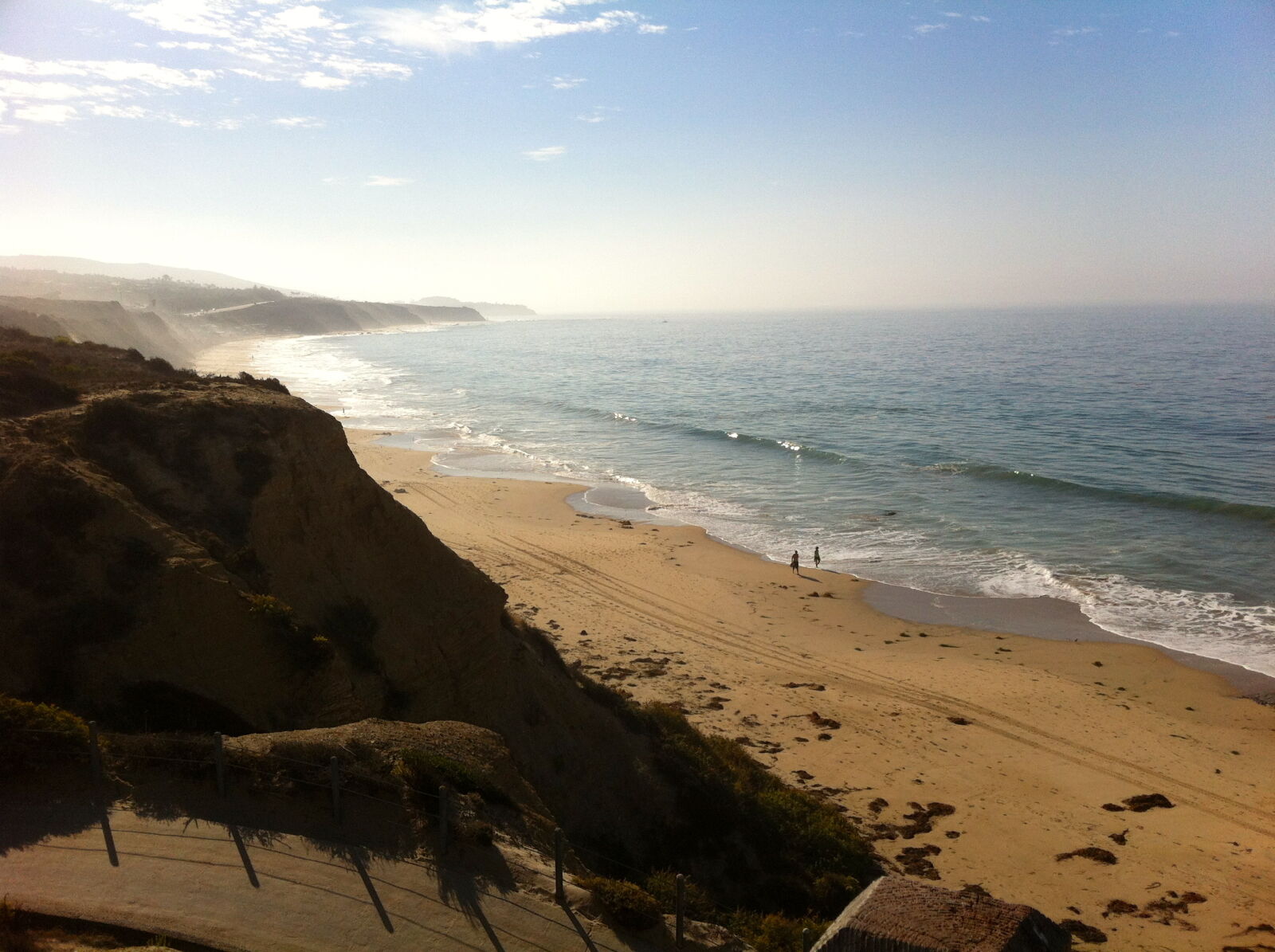 Apple iPhone 4 sample photo. Beach, bluffs, couple, walking photography