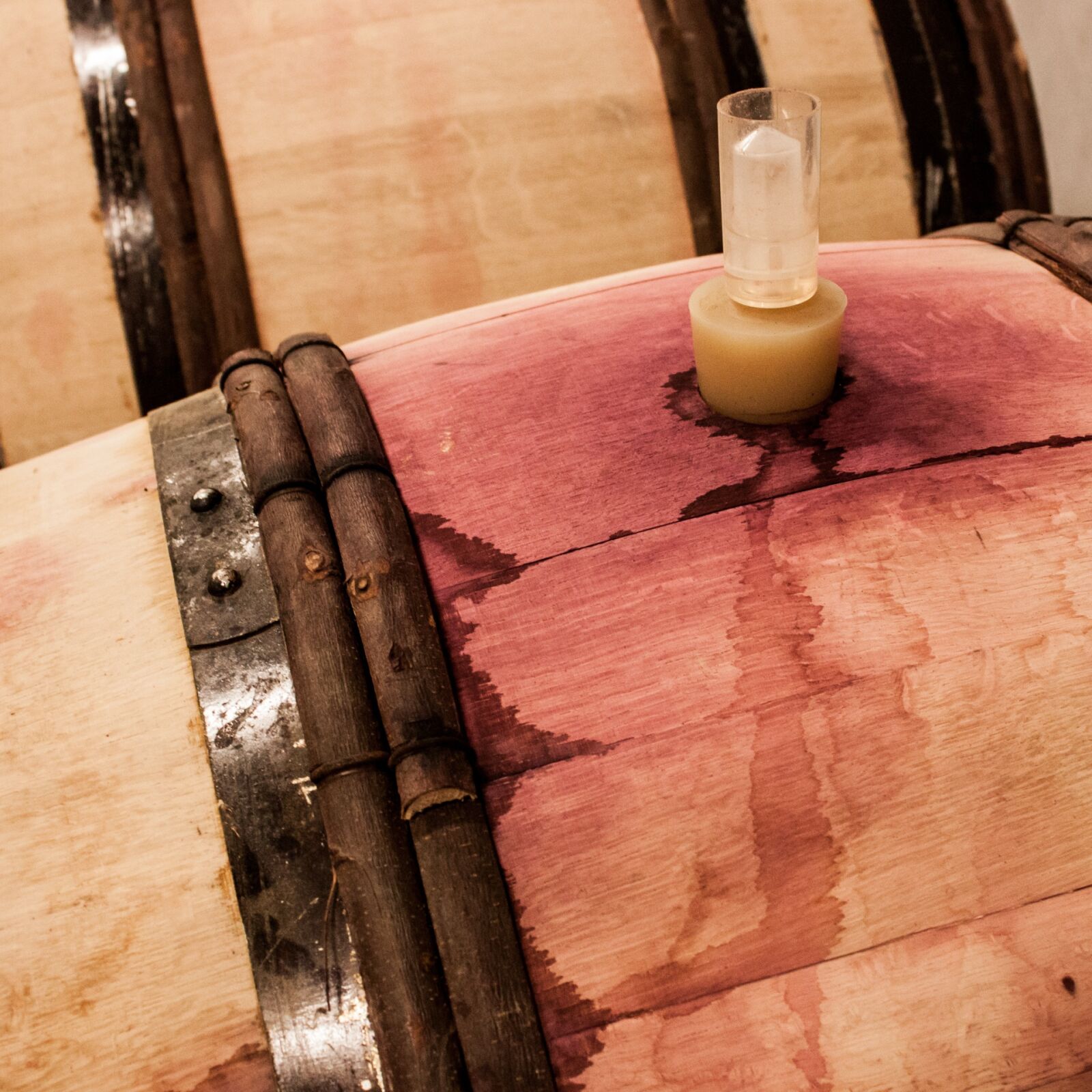 Canon EOS 500D (EOS Rebel T1i / EOS Kiss X3) sample photo. Wine, barrel, wine barrel photography