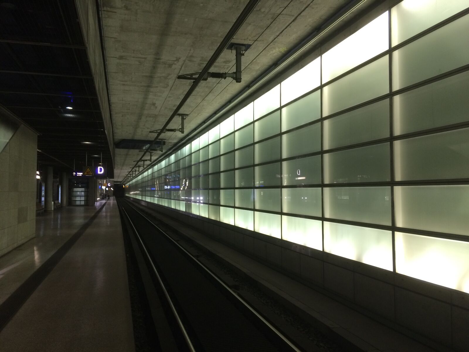 iPhone 5s back camera 4.15mm f/2.2 sample photo. Berlin, central station, light photography