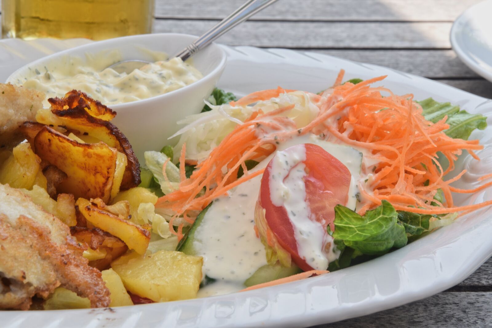 Nikon D5600 sample photo. Fried potatoes, salad, eat photography