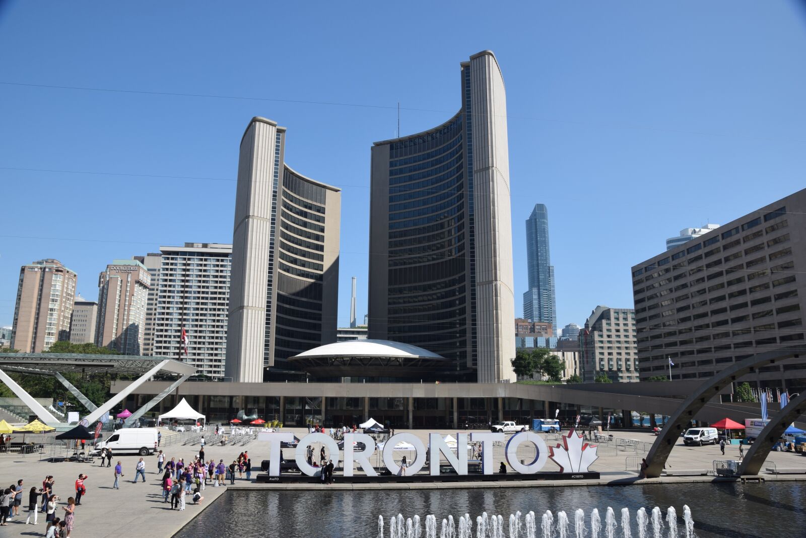 Nikon D5300 sample photo. Nathan phillips square, toronto photography
