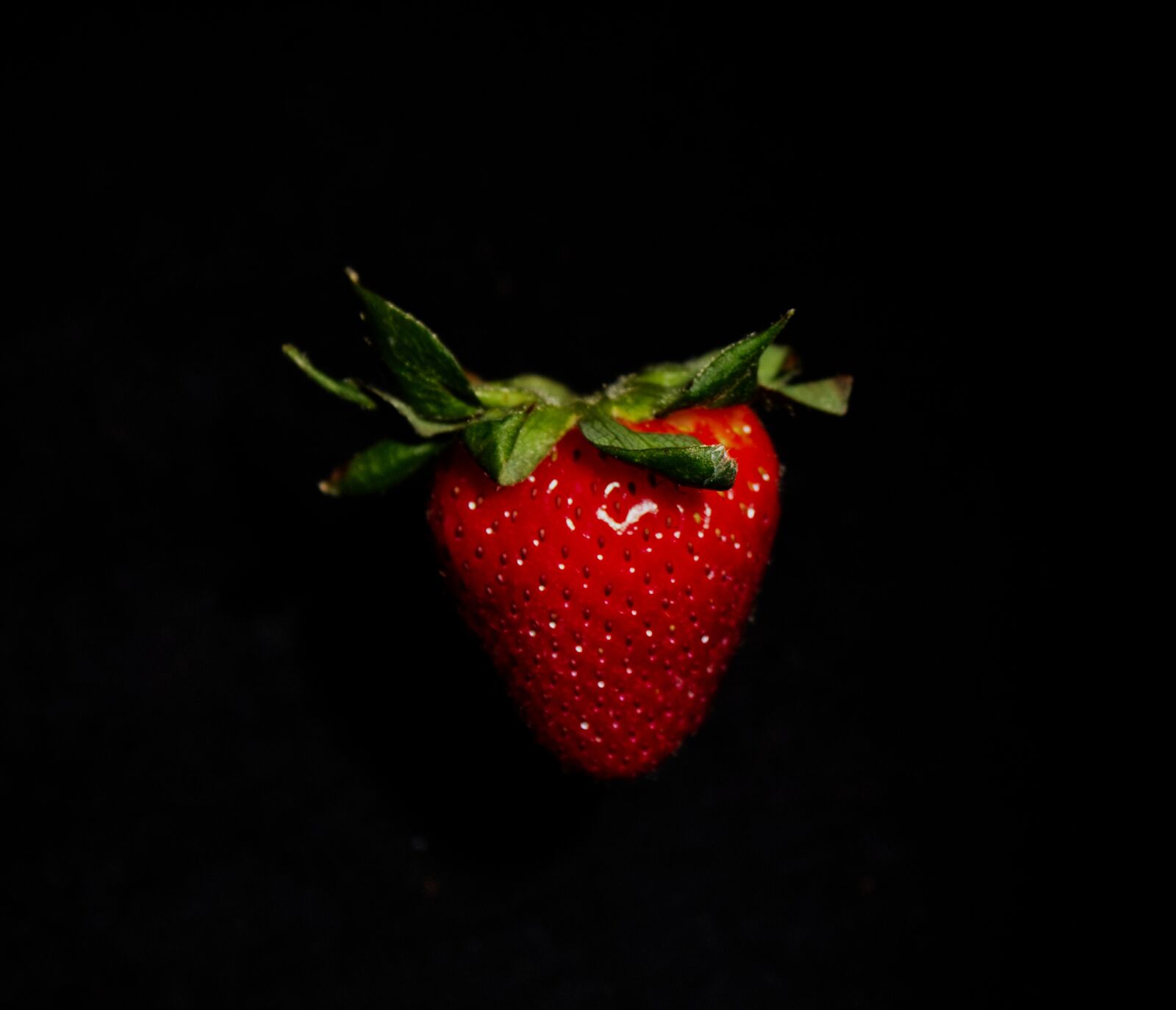 Canon EOS 1300D (EOS Rebel T6 / EOS Kiss X80) sample photo. Strawberry, fruit, eat photography