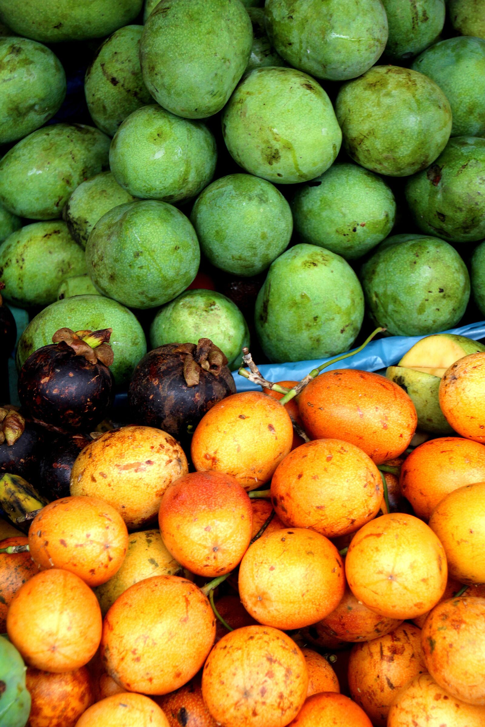 Canon EOS 700D (EOS Rebel T5i / EOS Kiss X7i) sample photo. Bali, green fruit, yellow photography