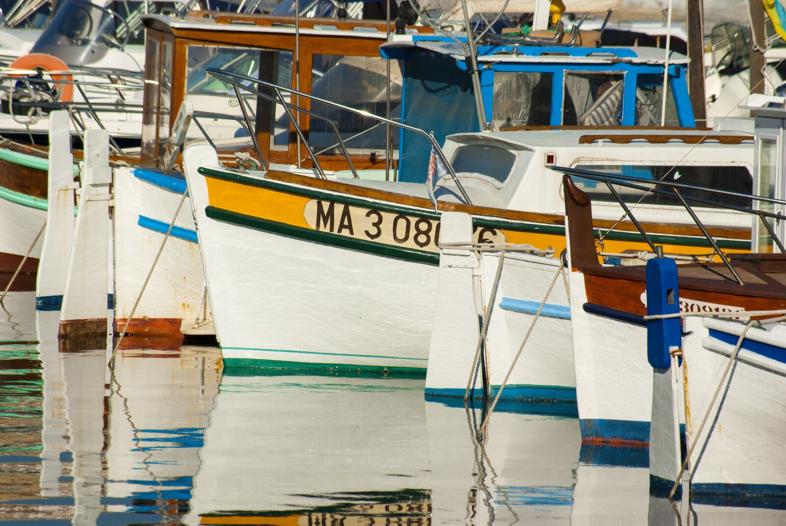 Pentax smc DA 50-200mm F4-5.6 ED WR sample photo. Boat, barque, fishing-boat photography