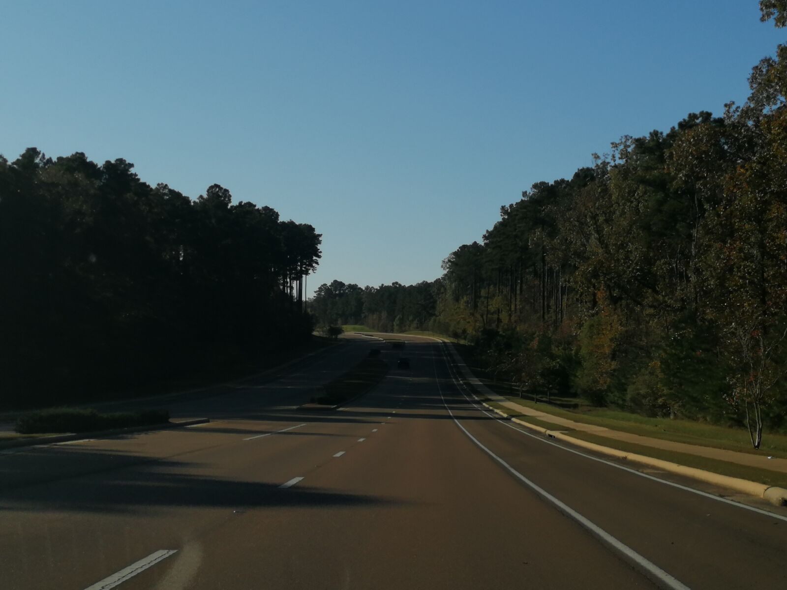 HUAWEI SNE-LX3 sample photo. Freeway, trees, way photography