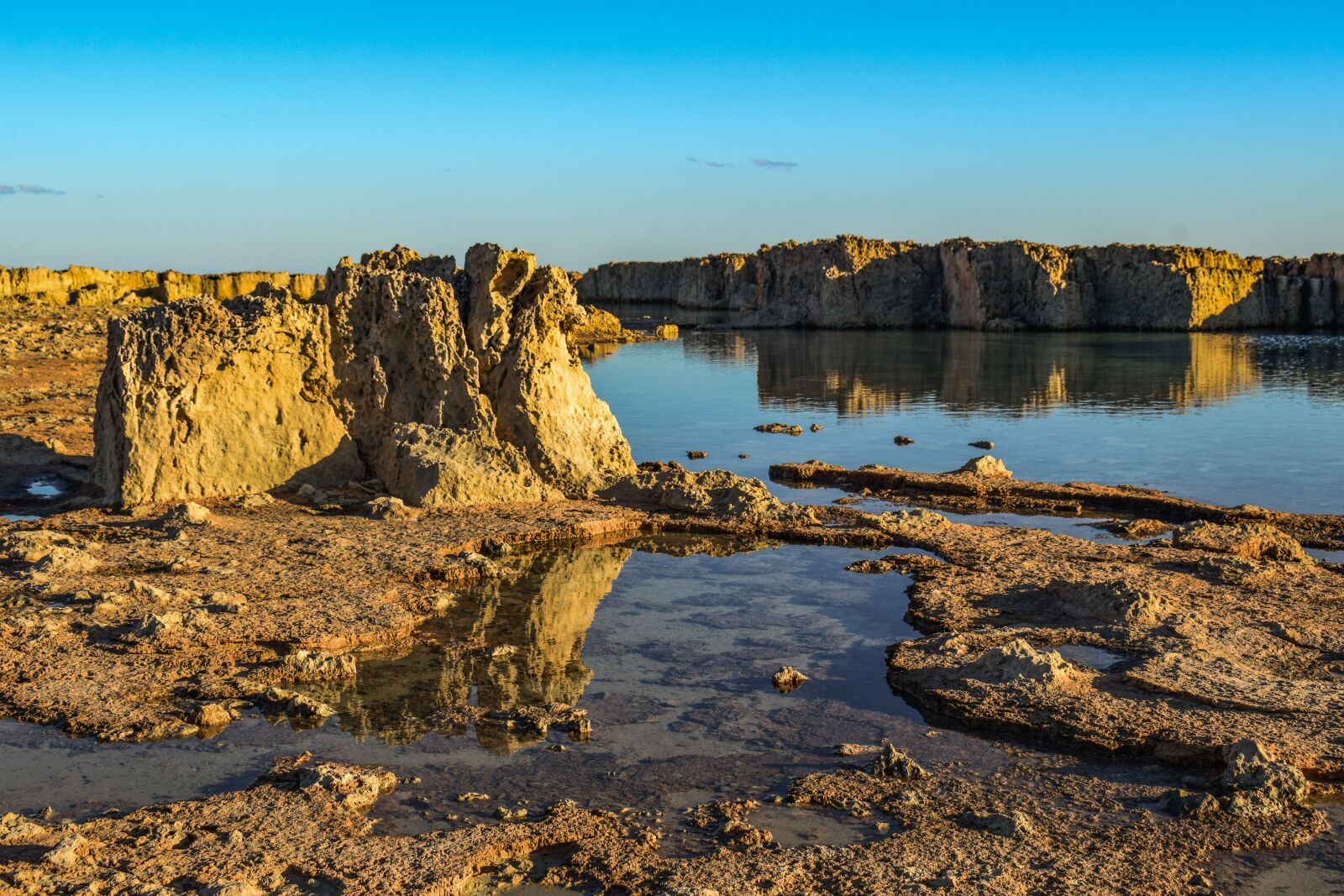 Nikon D3300 sample photo. Rocky coast, water, mirroring photography