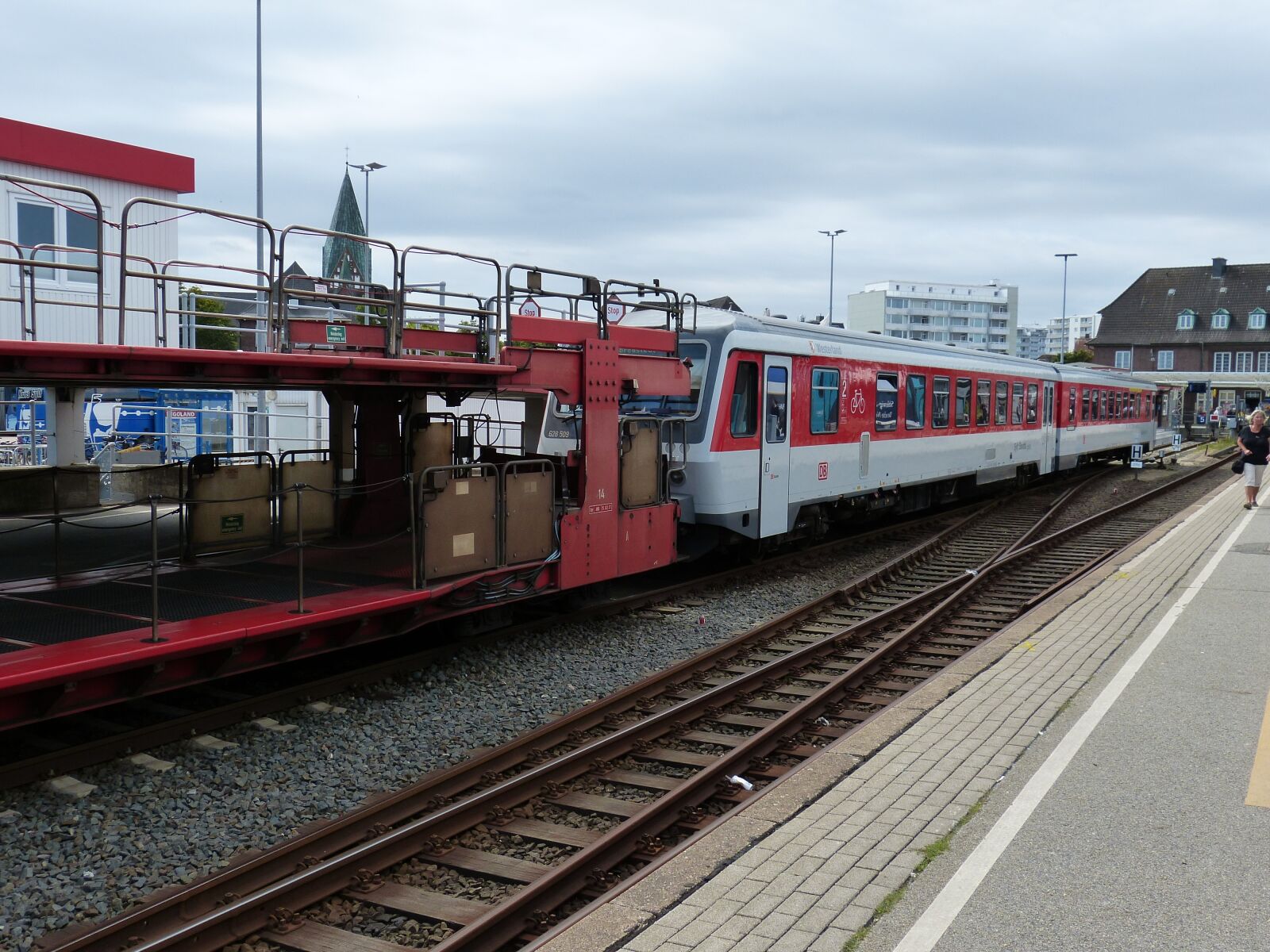 Panasonic Lumix DMC-FZ150 sample photo. Railway, railway station, locomotive photography