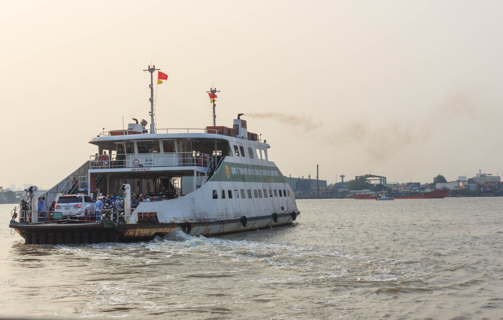 Canon EOS 600D (Rebel EOS T3i / EOS Kiss X5) sample photo. Boat, ship, sea photography