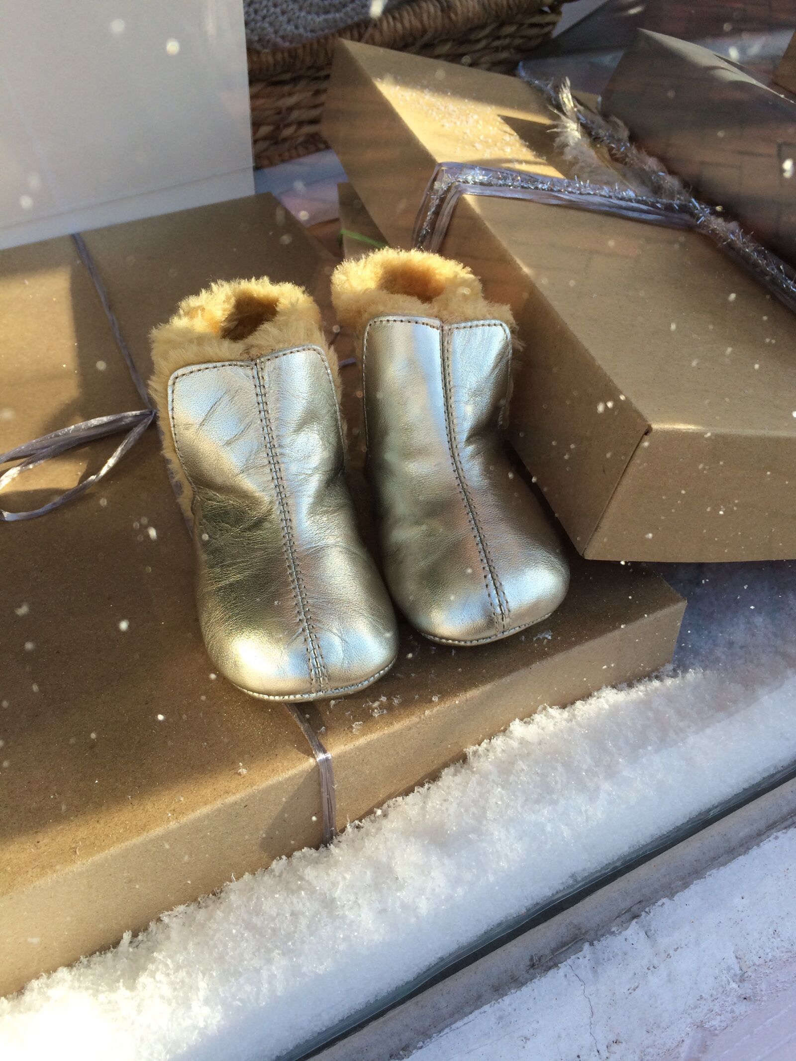 iPhone 5s back camera 4.15mm f/2.2 sample photo. Baby, baby, booties, baby photography