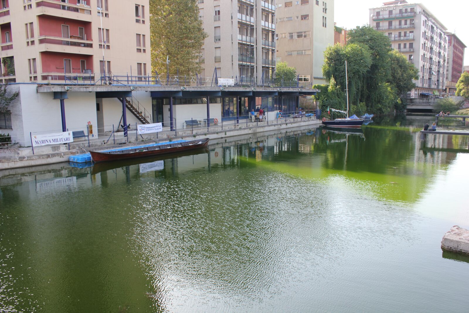 Canon EOS 550D (EOS Rebel T2i / EOS Kiss X4) sample photo. Boathouse, navigli, milan photography