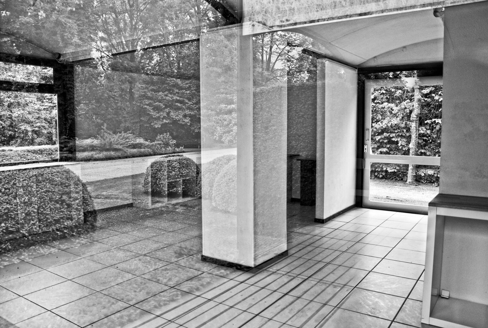 Nikon D90 sample photo. Interior, floor, glass photography