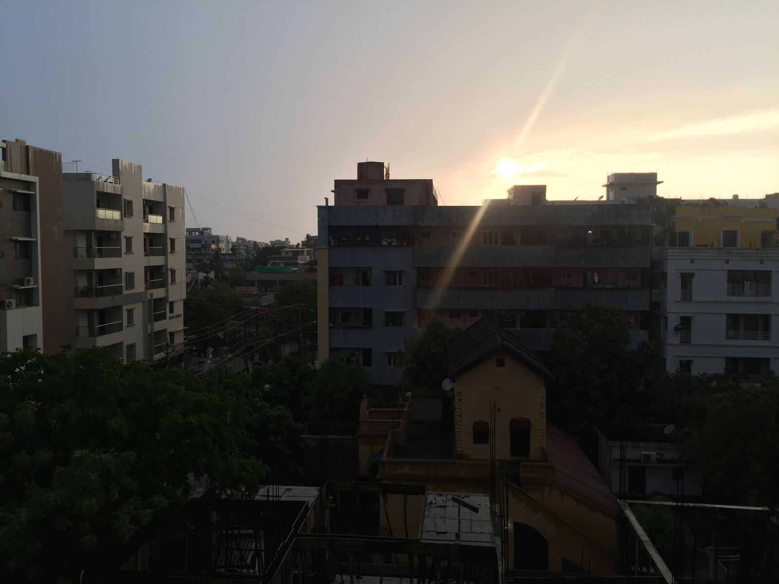 iPhone 6 Plus back camera 4.15mm f/2.2 sample photo. Sun set, sun, clouds photography