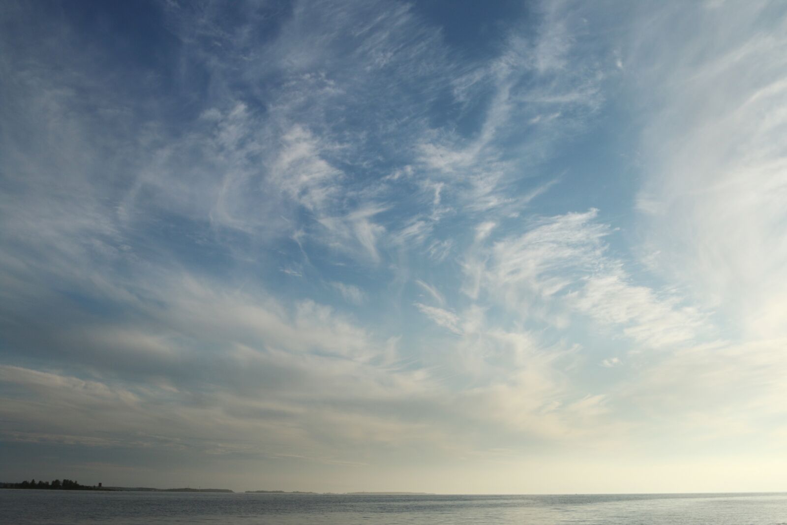 Canon EOS 70D + Canon EF 24-105mm F4L IS USM sample photo. Sky, clouds, blue photography