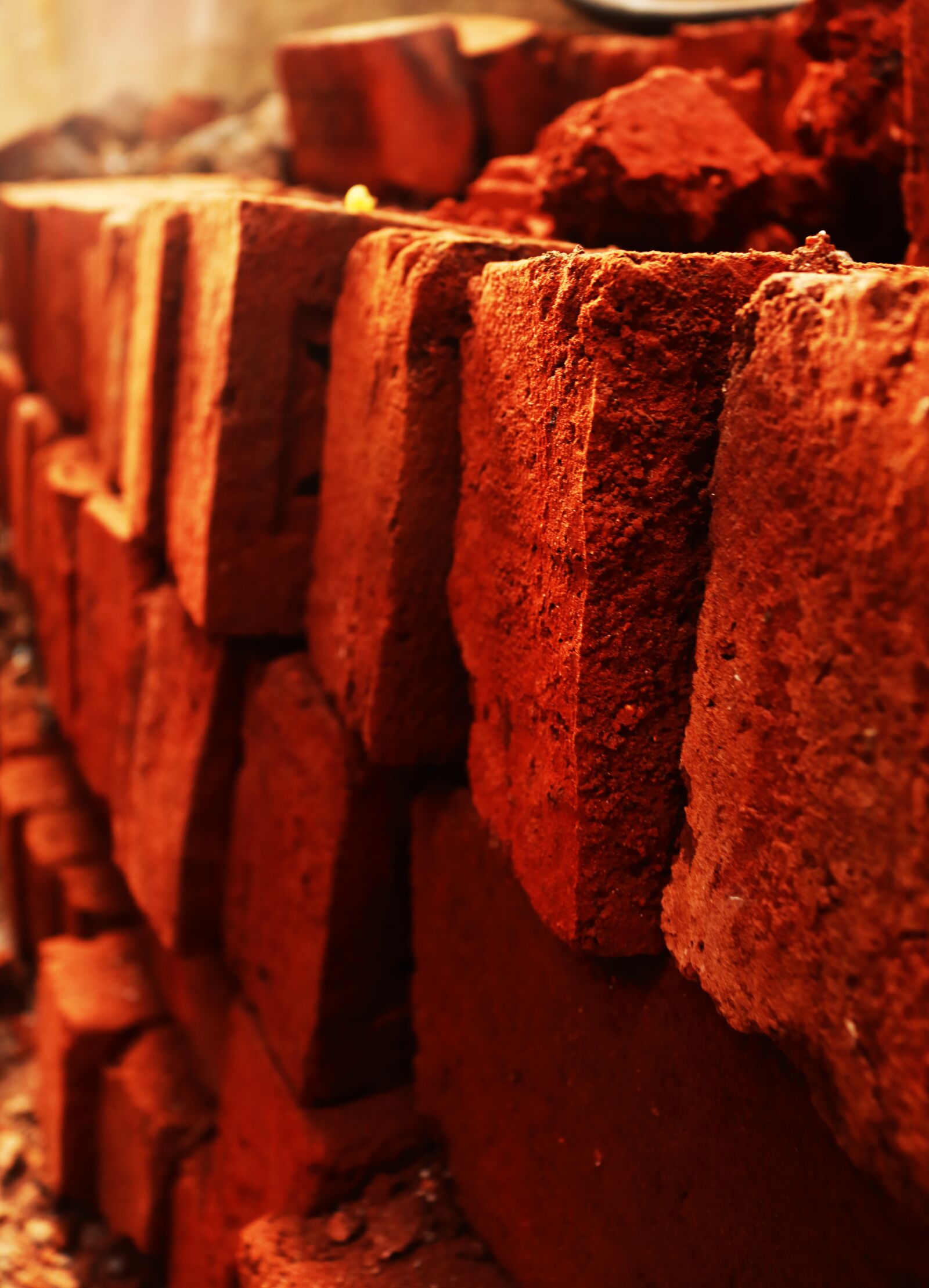 Canon EOS 750D (EOS Rebel T6i / EOS Kiss X8i) sample photo. Construction, red, b photography