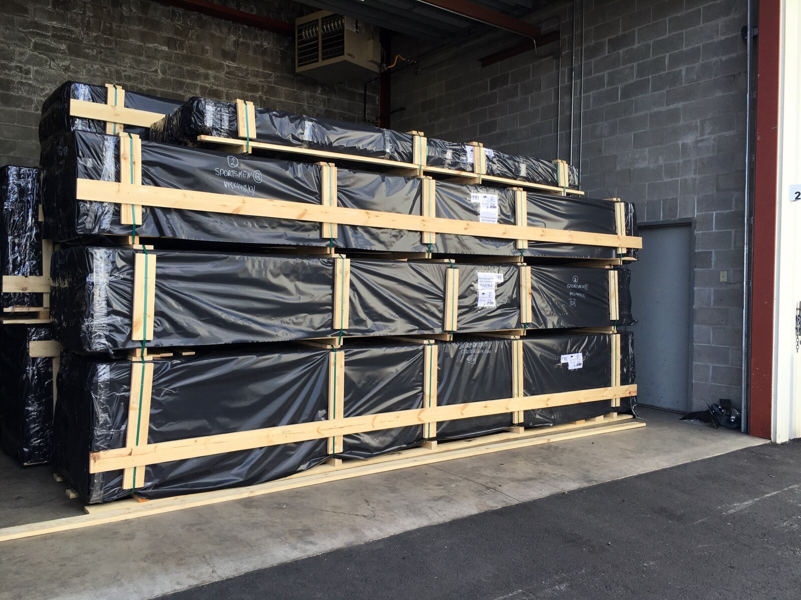 Apple iPhone 6s sample photo. Parcel, wood, freight photography