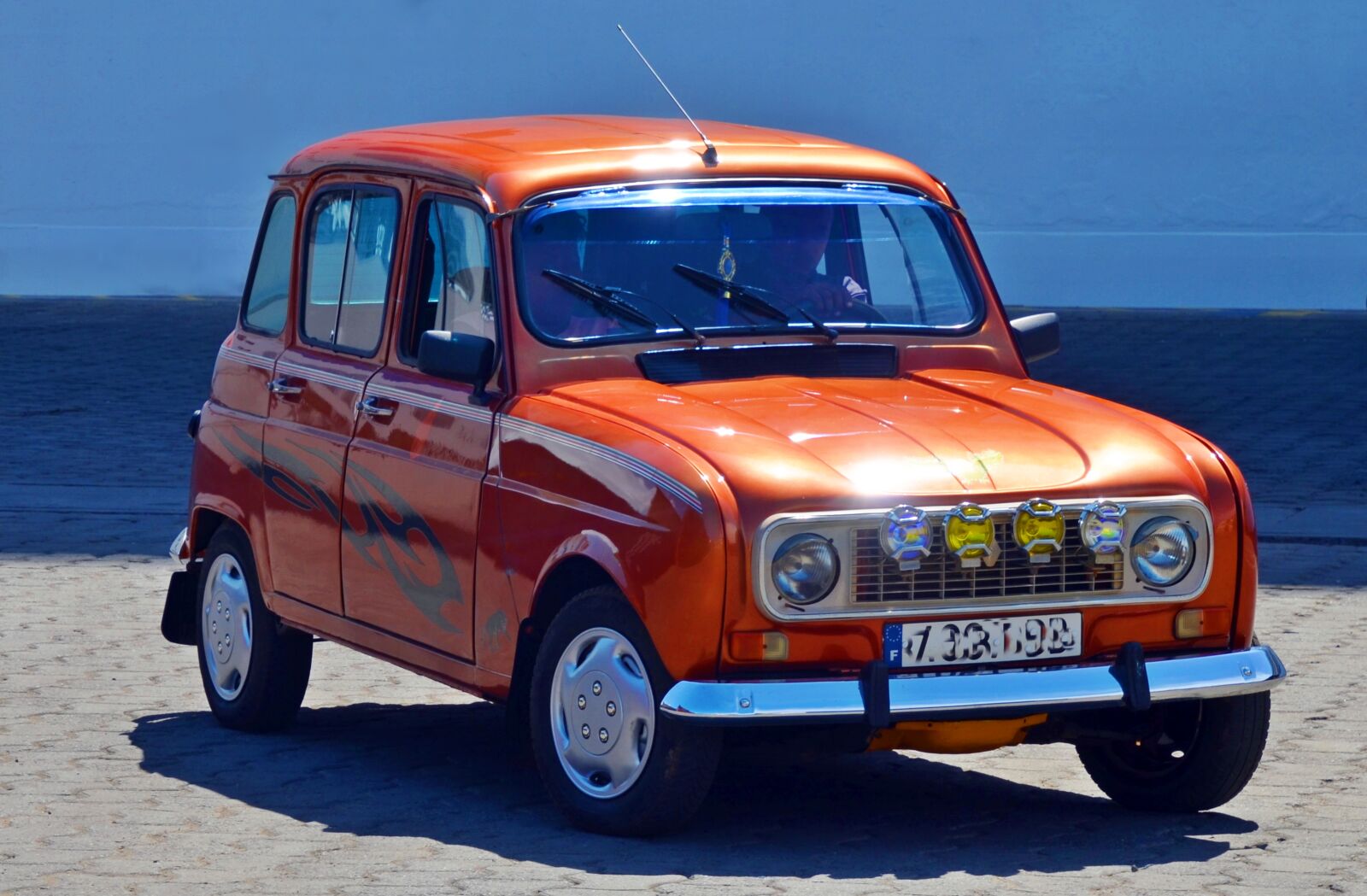 Nikon D7000 sample photo. Renault, renault4, r4 photography
