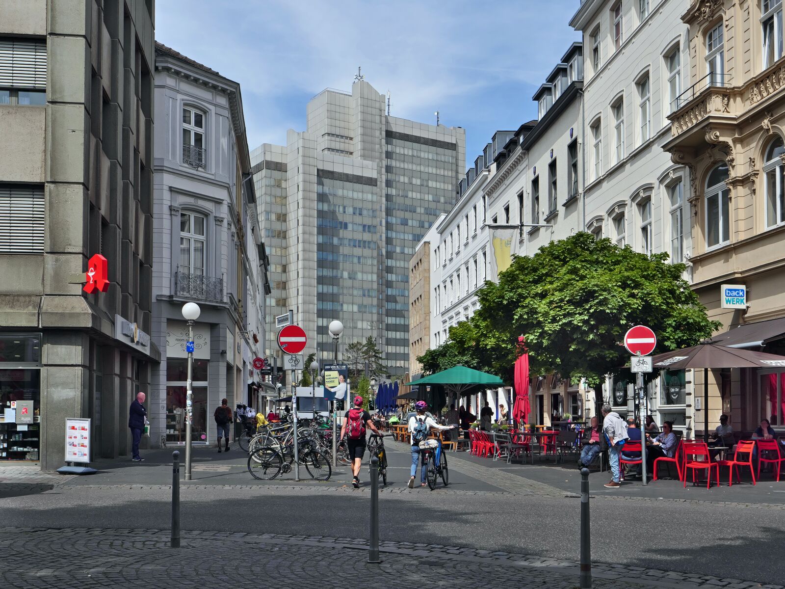 Panasonic Lumix DC-G9 sample photo. Bonn, downtown, pedestrian zone photography