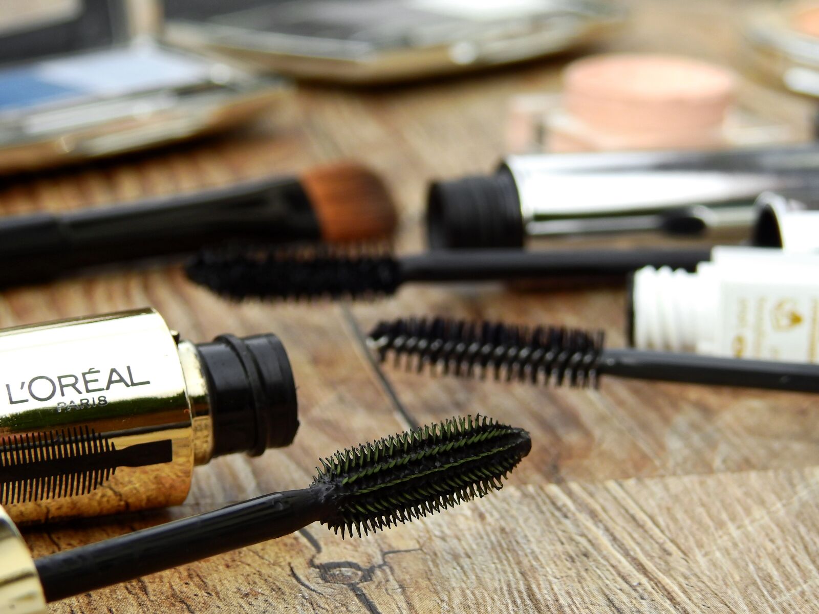 Nikon Coolpix P900 sample photo. Cosmetics, make up, makeup photography