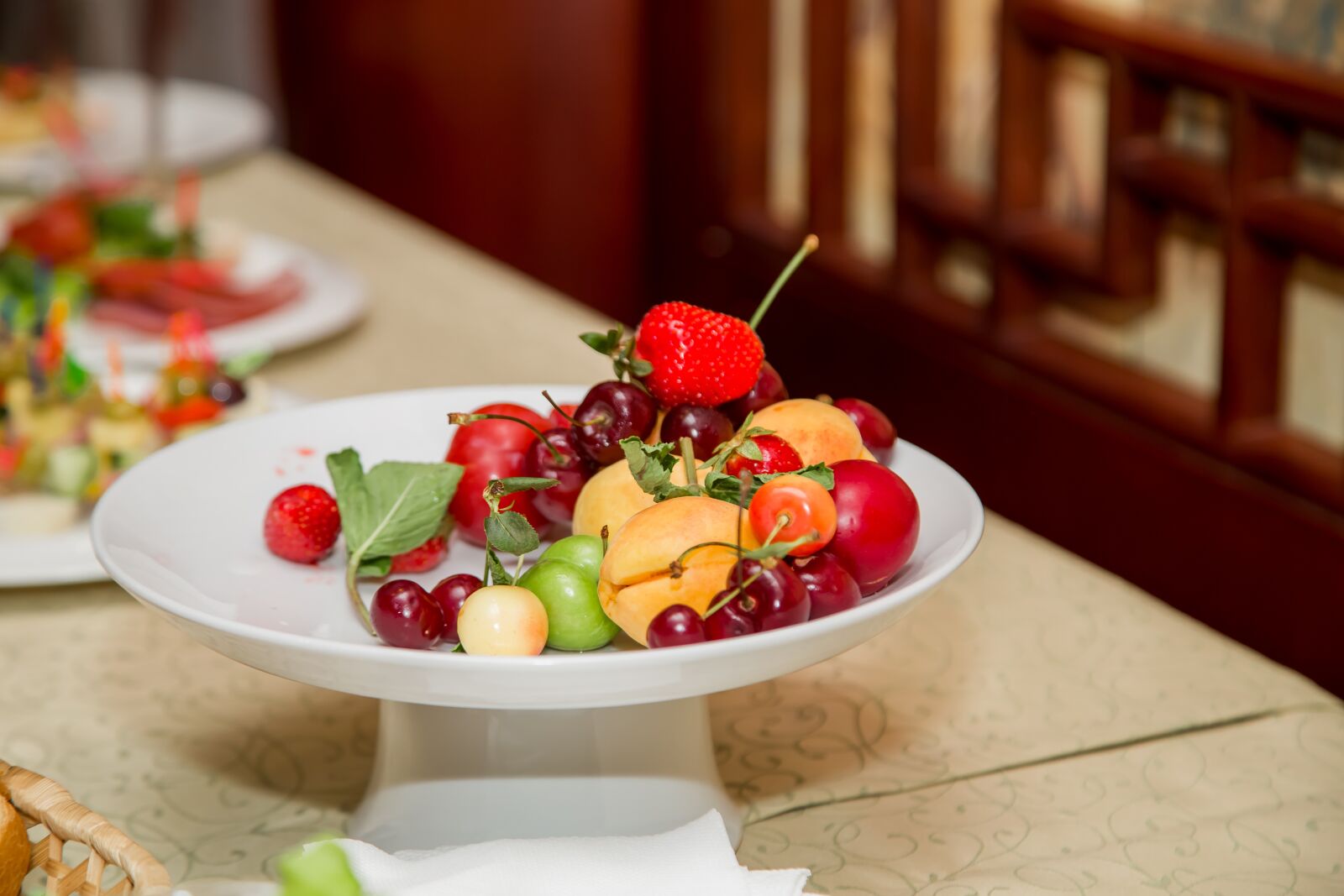 Canon EF 24-105mm F4L IS USM sample photo. Food, fruit, plate photography