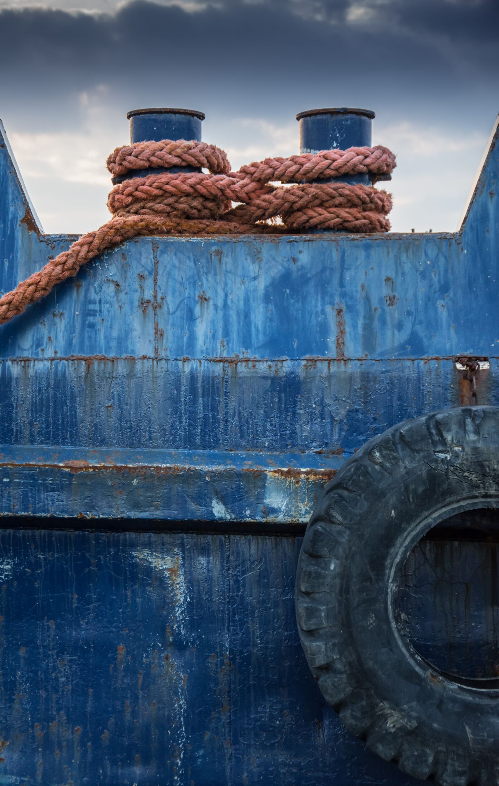 Nikon D7200 sample photo. Ropes, ships, barge photography