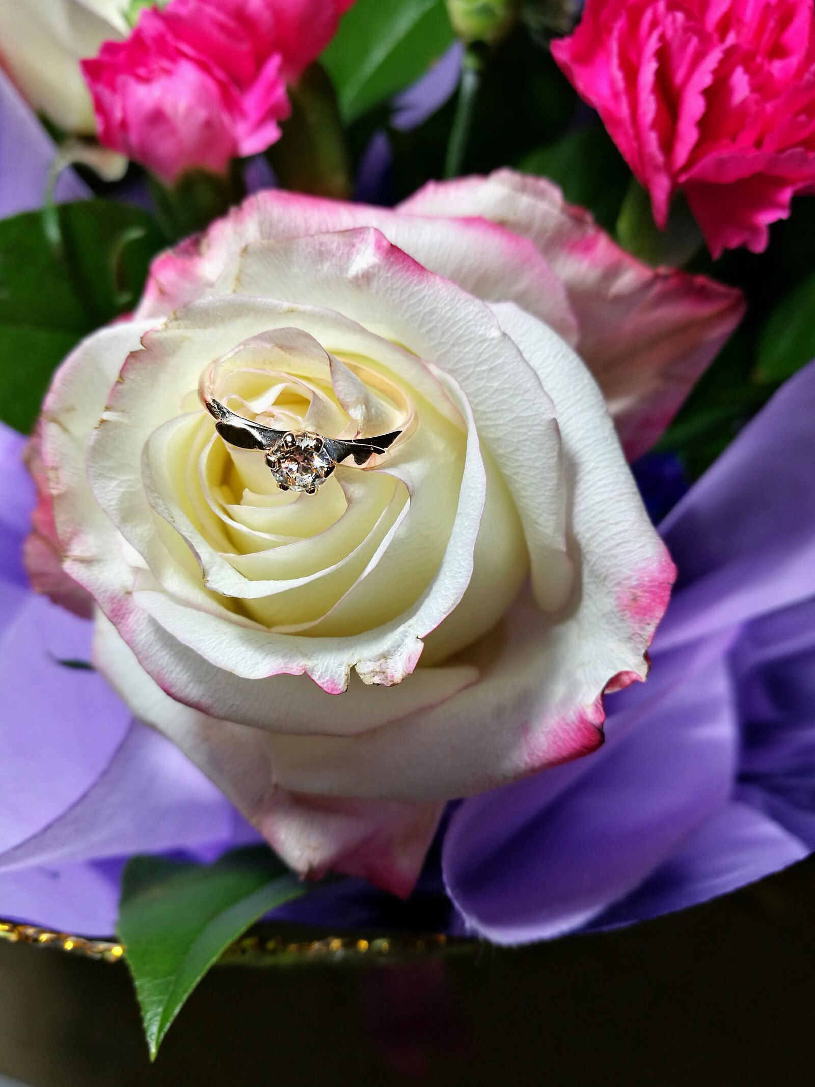 HUAWEI P9 sample photo. Rose, bouquet, ring photography