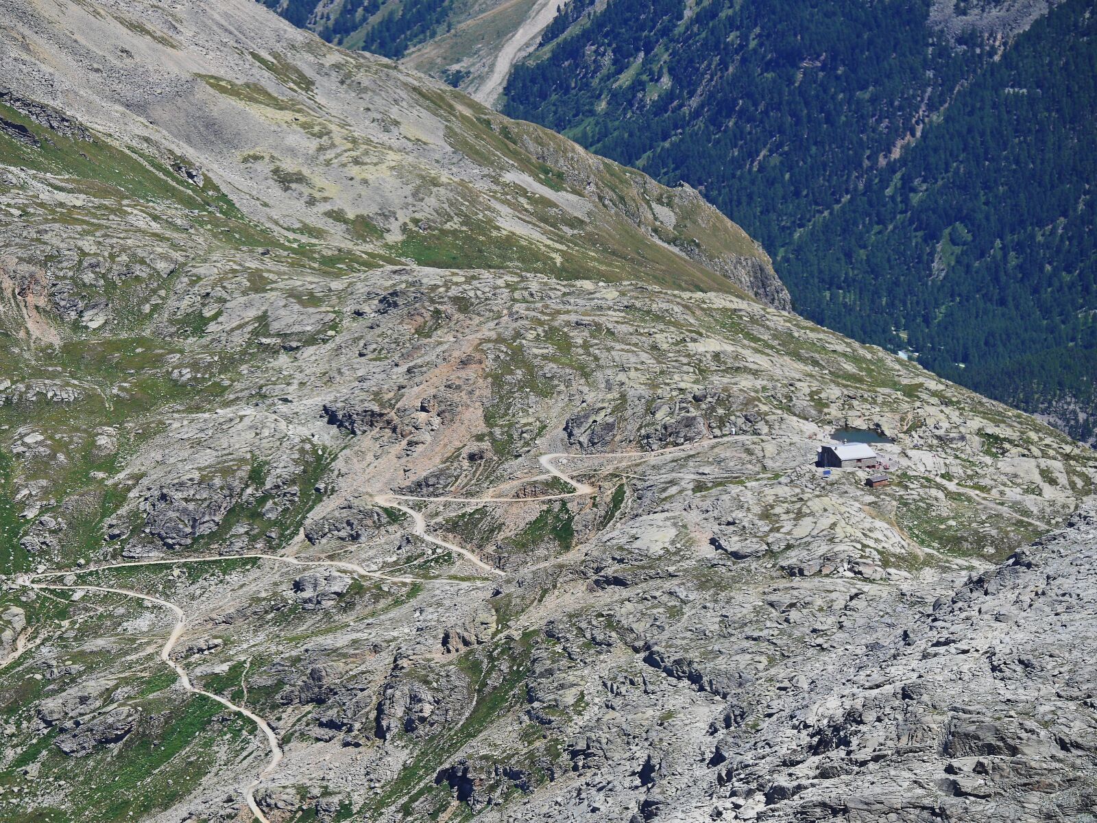 Panasonic Lumix DMC-GH3 sample photo. Refuge, mountain hut, alpine photography
