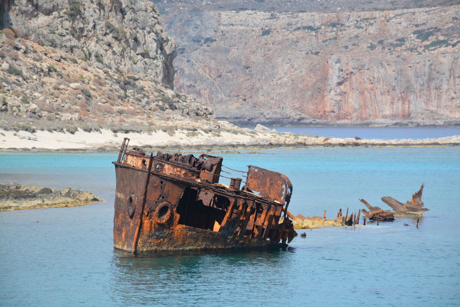 Nikon D7100 sample photo. Ship, beach, cove photography