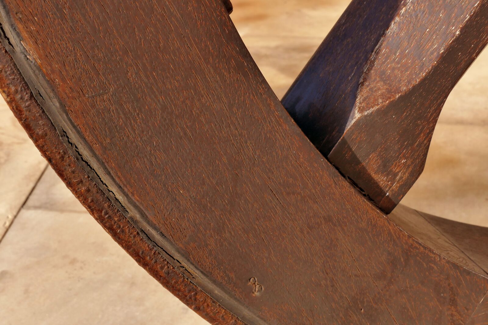 Panasonic Lumix DMC-FZ1000 sample photo. Wheel, wooden wheel, wood photography