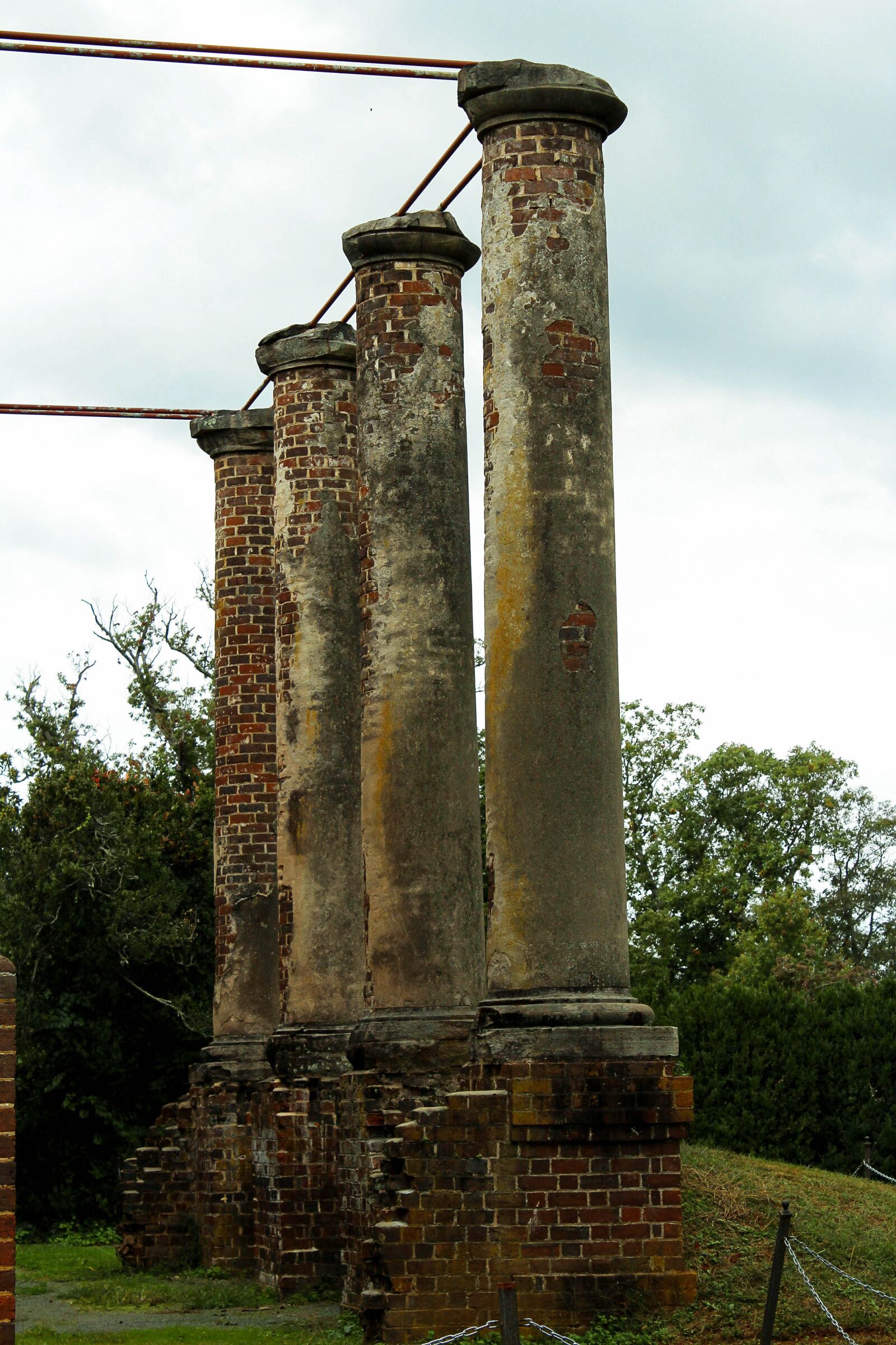 Canon EOS 600D (Rebel EOS T3i / EOS Kiss X5) sample photo. Columns, ruins, doric photography