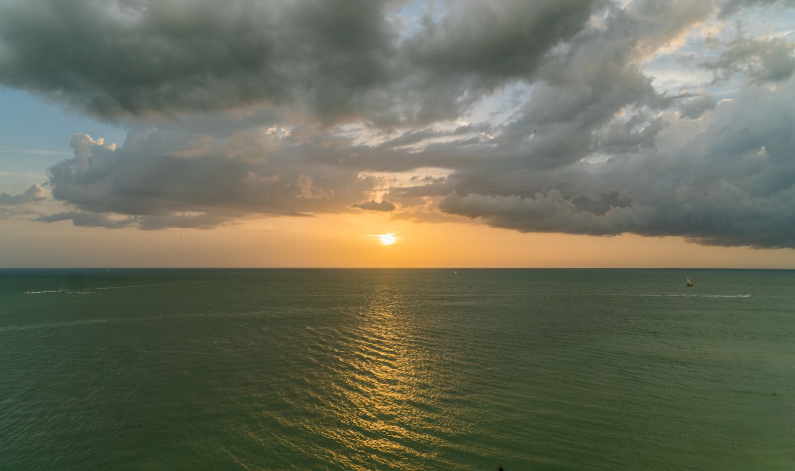 Sony FE 24-240mm F3.5-6.3 OSS sample photo. Sunset, seascape, reflection photography